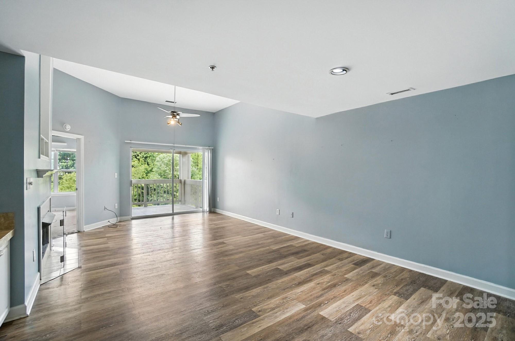 108 Pier 33 Drive 409 Property Photo 16