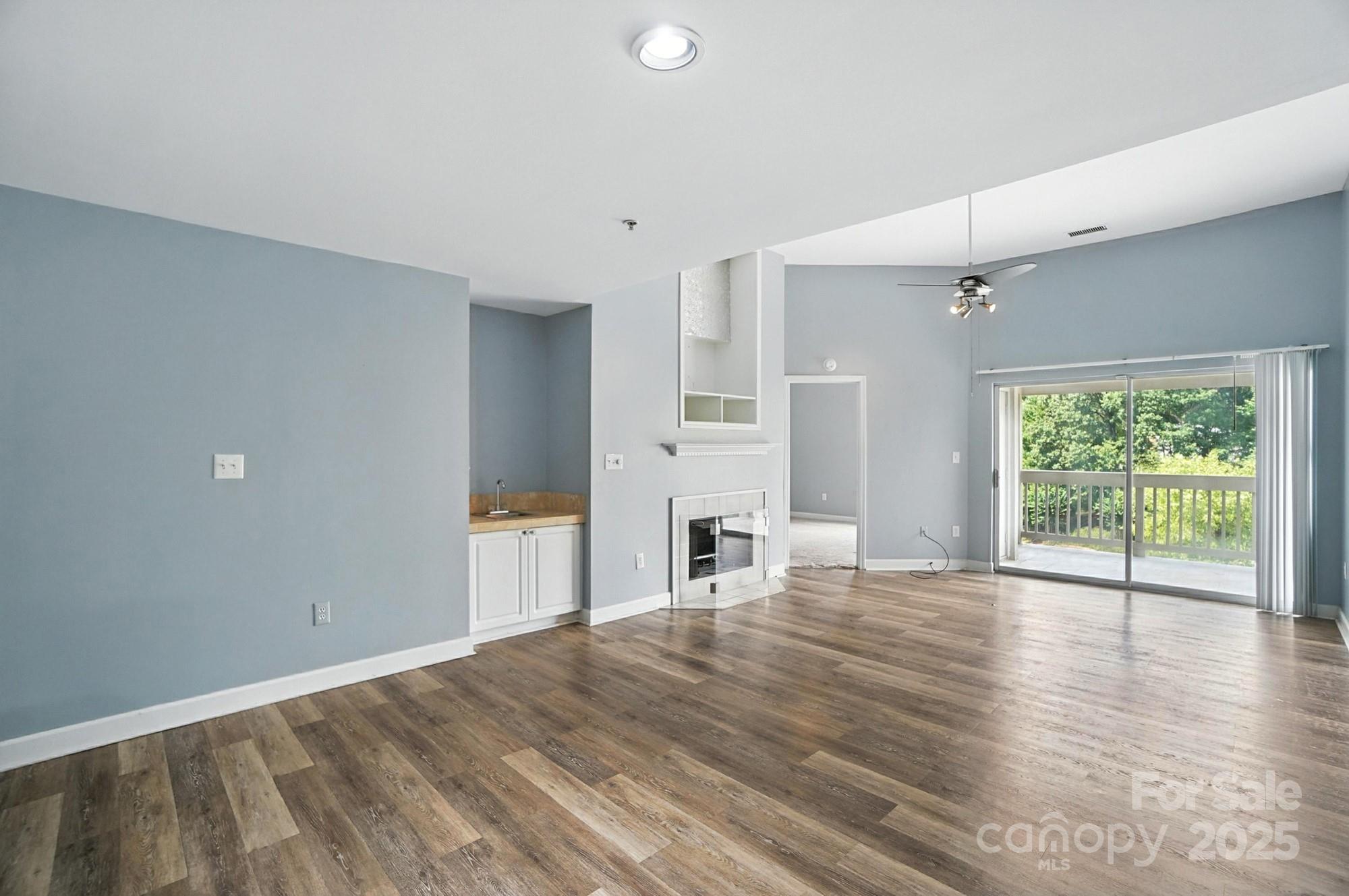 108 Pier 33 Drive 409 Property Photo 17