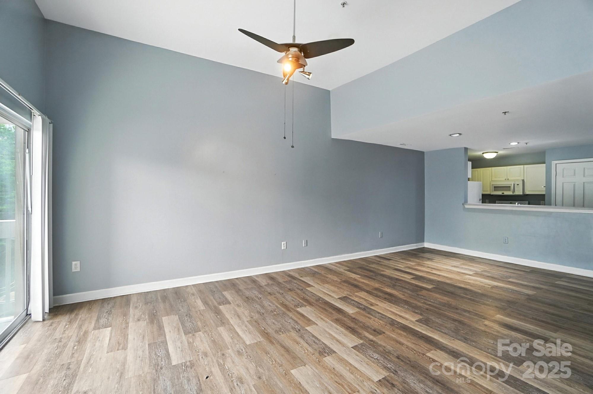 108 Pier 33 Drive 409 Property Photo 25