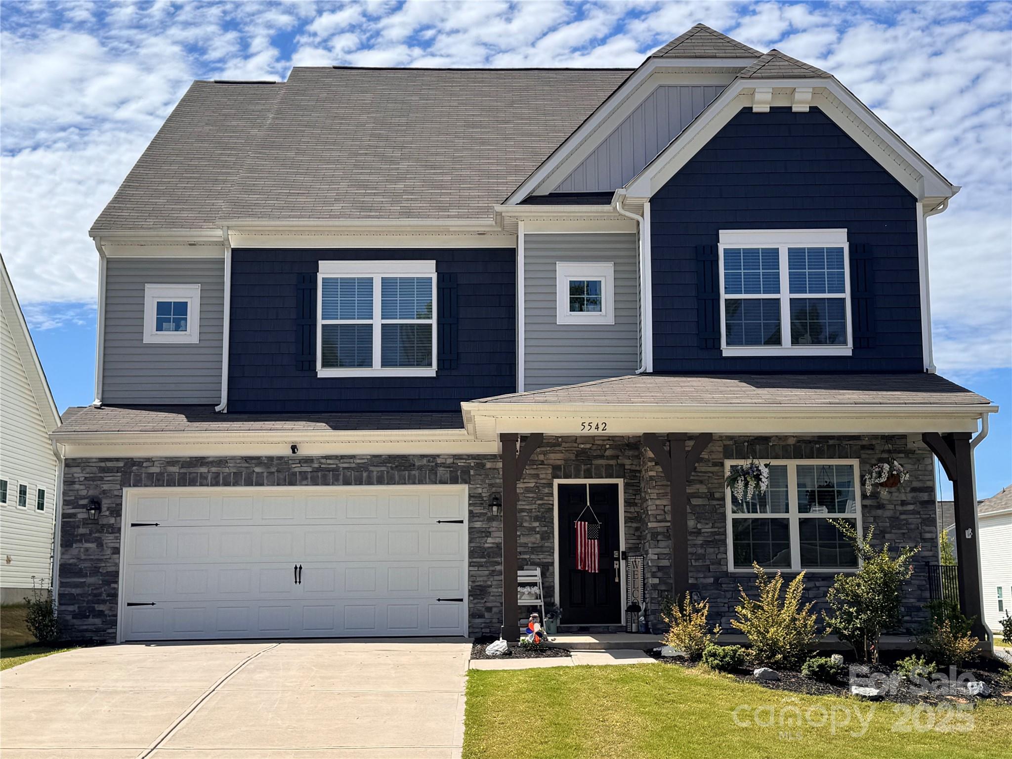 5542 Soft Shell Drive Property Photo 1