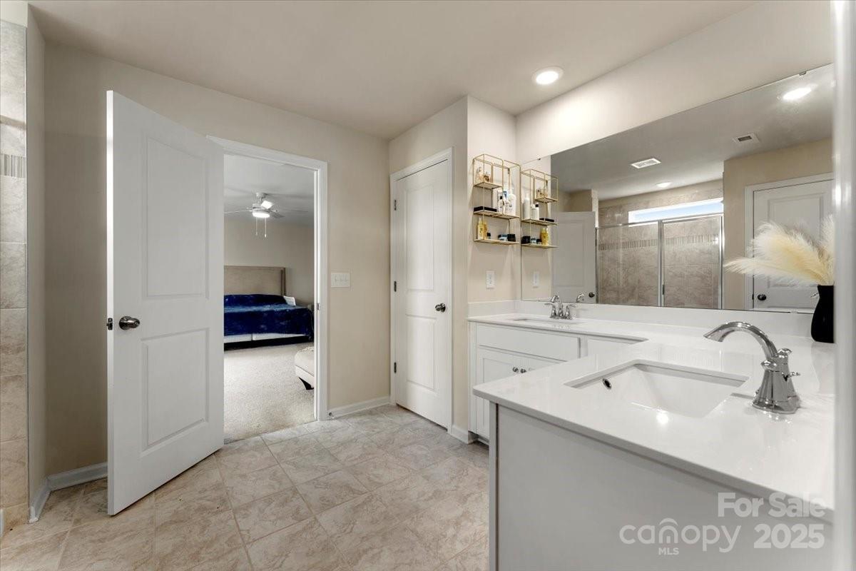 5542 Soft Shell Drive Property Photo 23