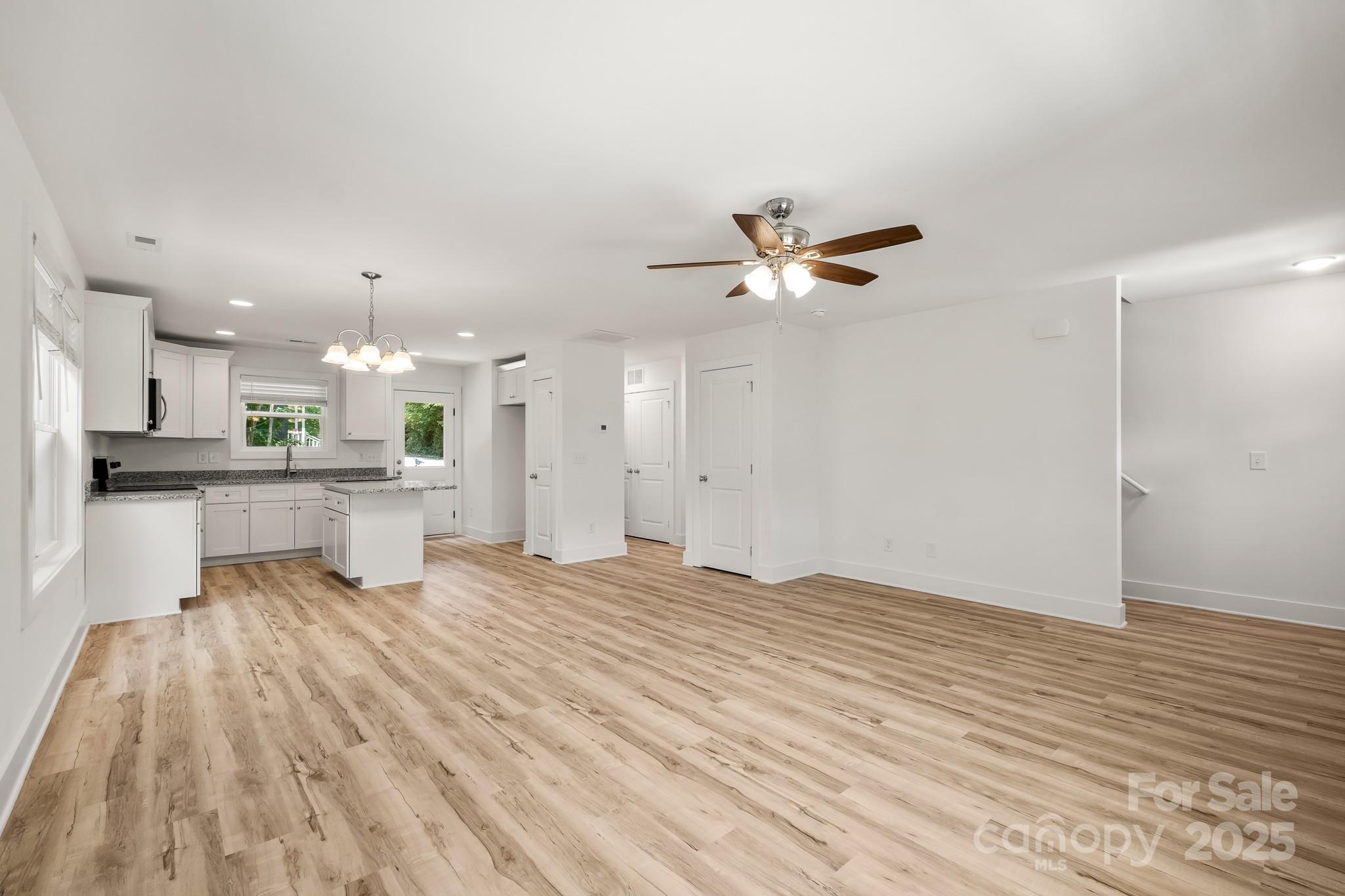 905 Elizabeth Avenue Property Photo 6