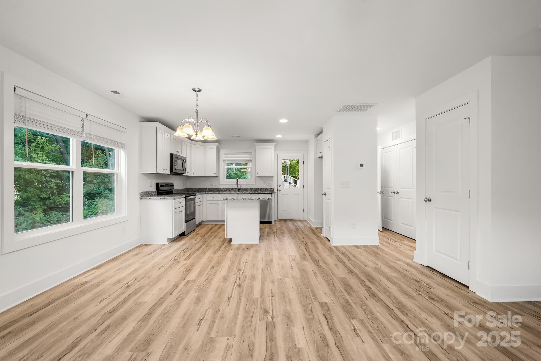 905 Elizabeth Avenue Property Photo 8