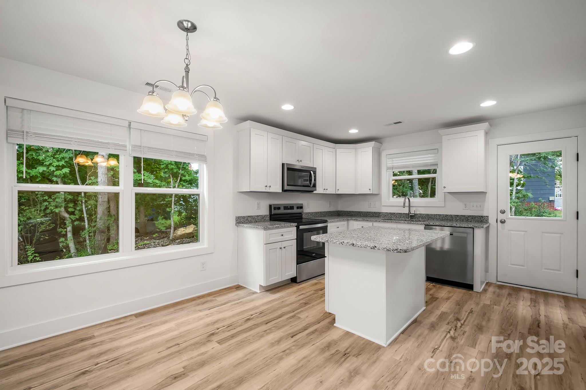 905 Elizabeth Avenue Property Photo 9