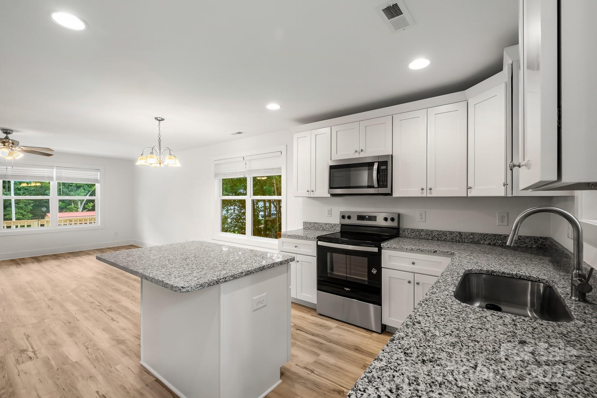 905 Elizabeth Avenue Property Photo 11