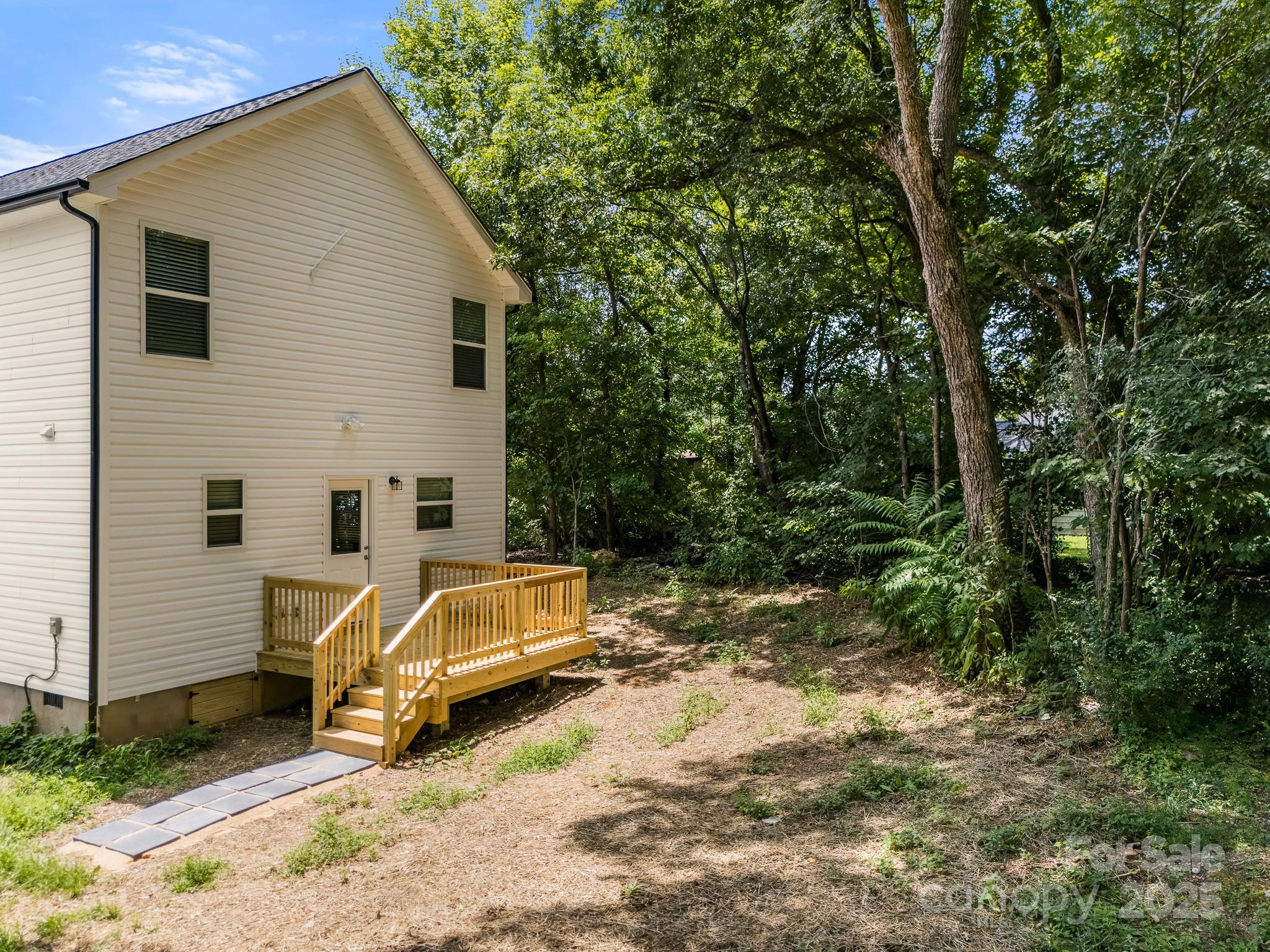 905 Elizabeth Avenue Property Photo 26