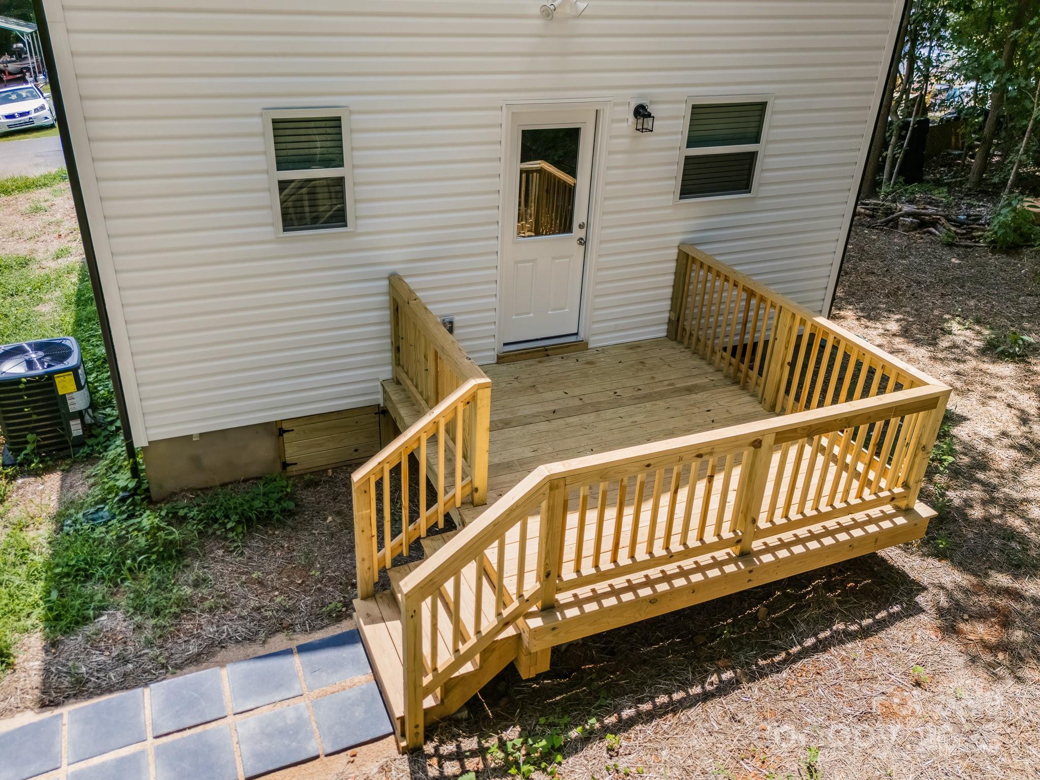 905 Elizabeth Avenue Property Photo 27