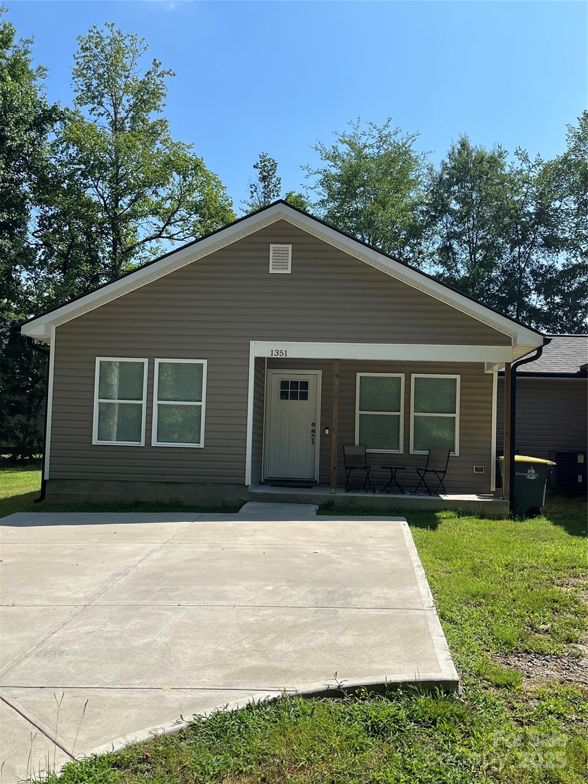 1351 Ontario Drive Property Photo 1