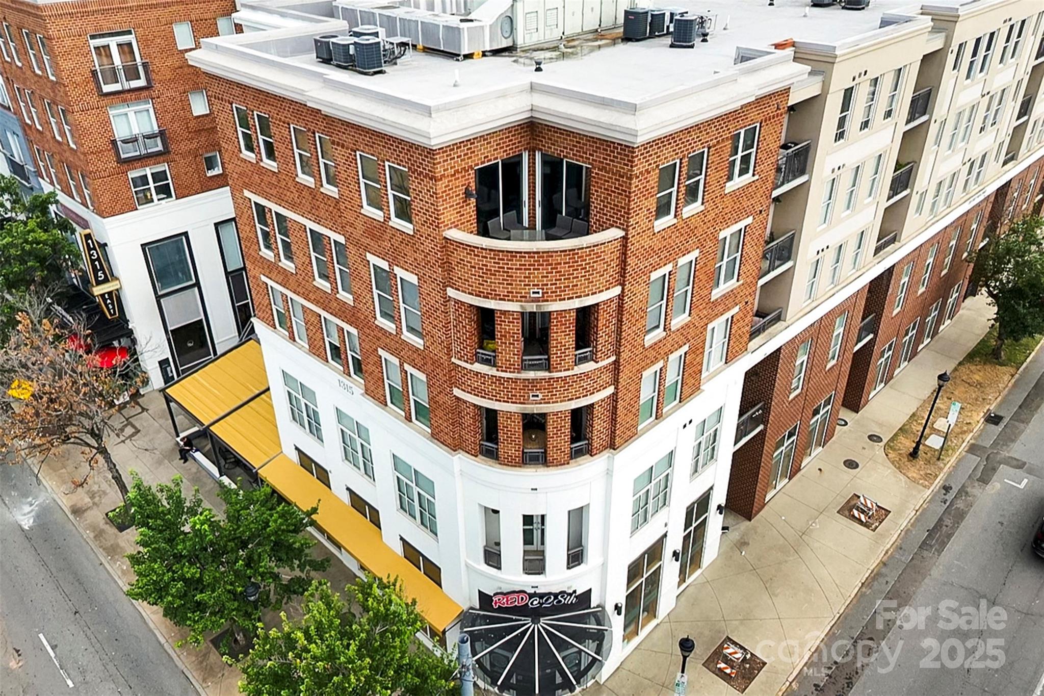 1315 E Boulevard Boulevard 204 Property Photo 3