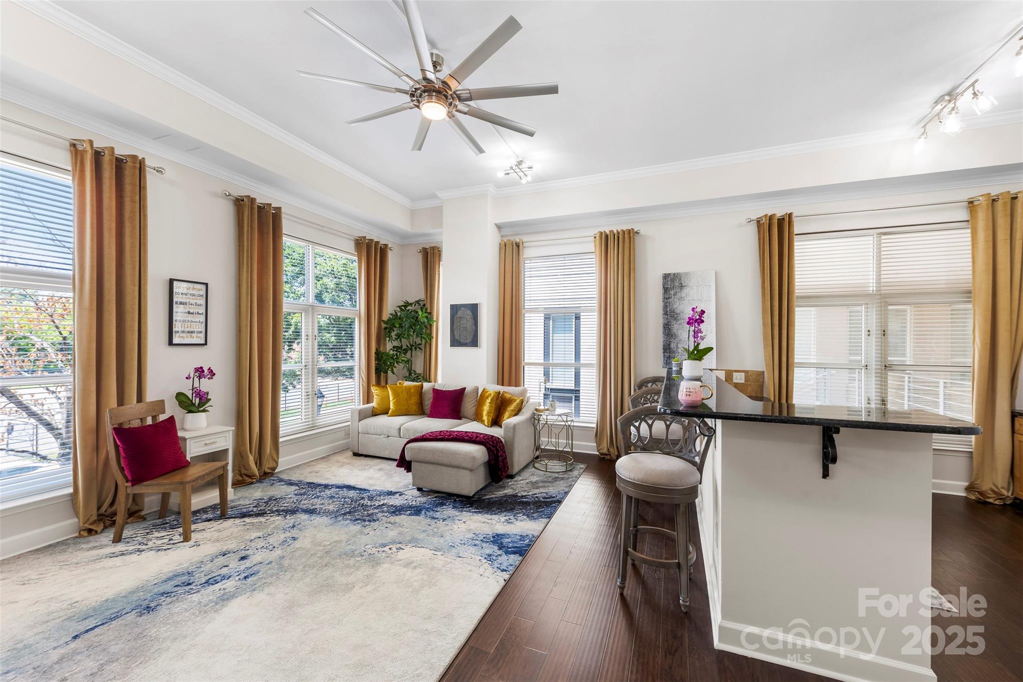 1315 E Boulevard Boulevard 204 Property Photo 7