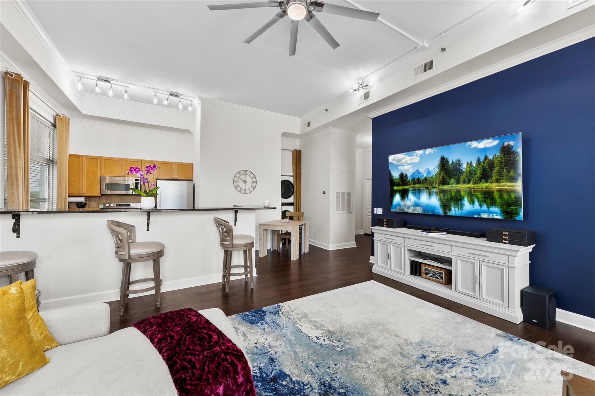 1315 E Boulevard Boulevard 204 Property Photo 9