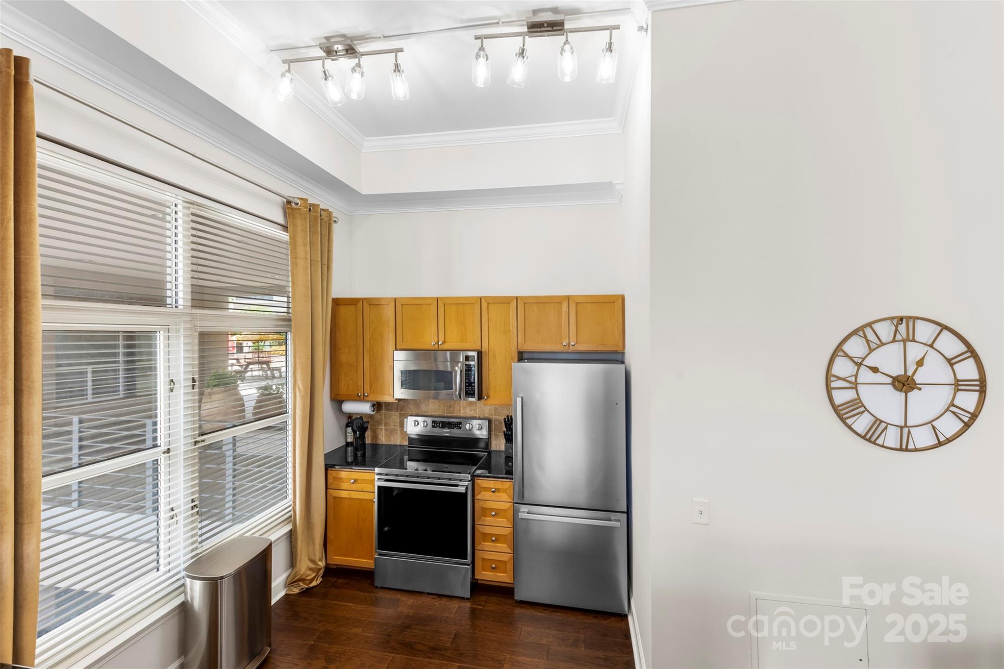 1315 E Boulevard Boulevard 204 Property Photo 17