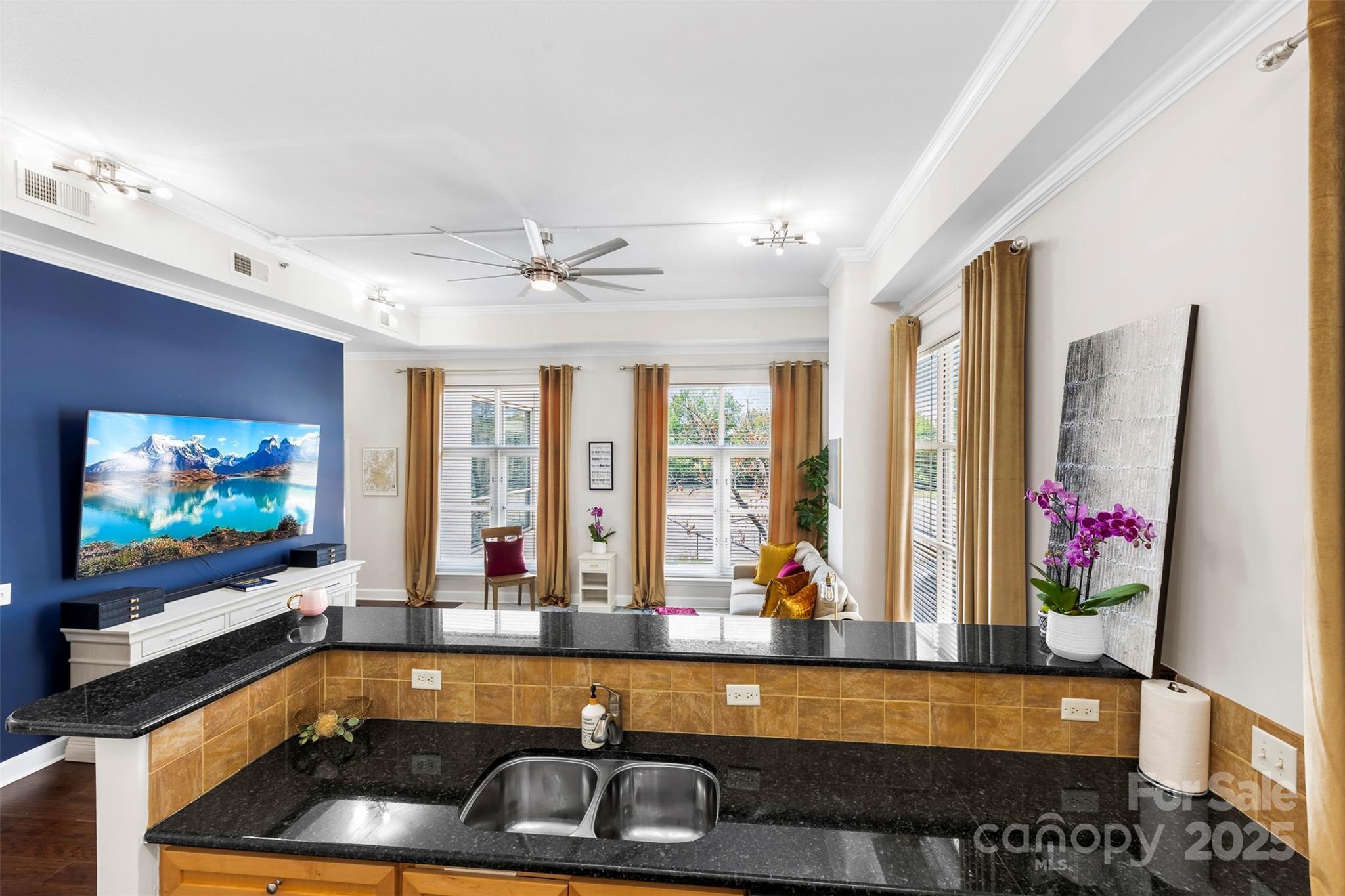 1315 E Boulevard Boulevard 204 Property Photo 19