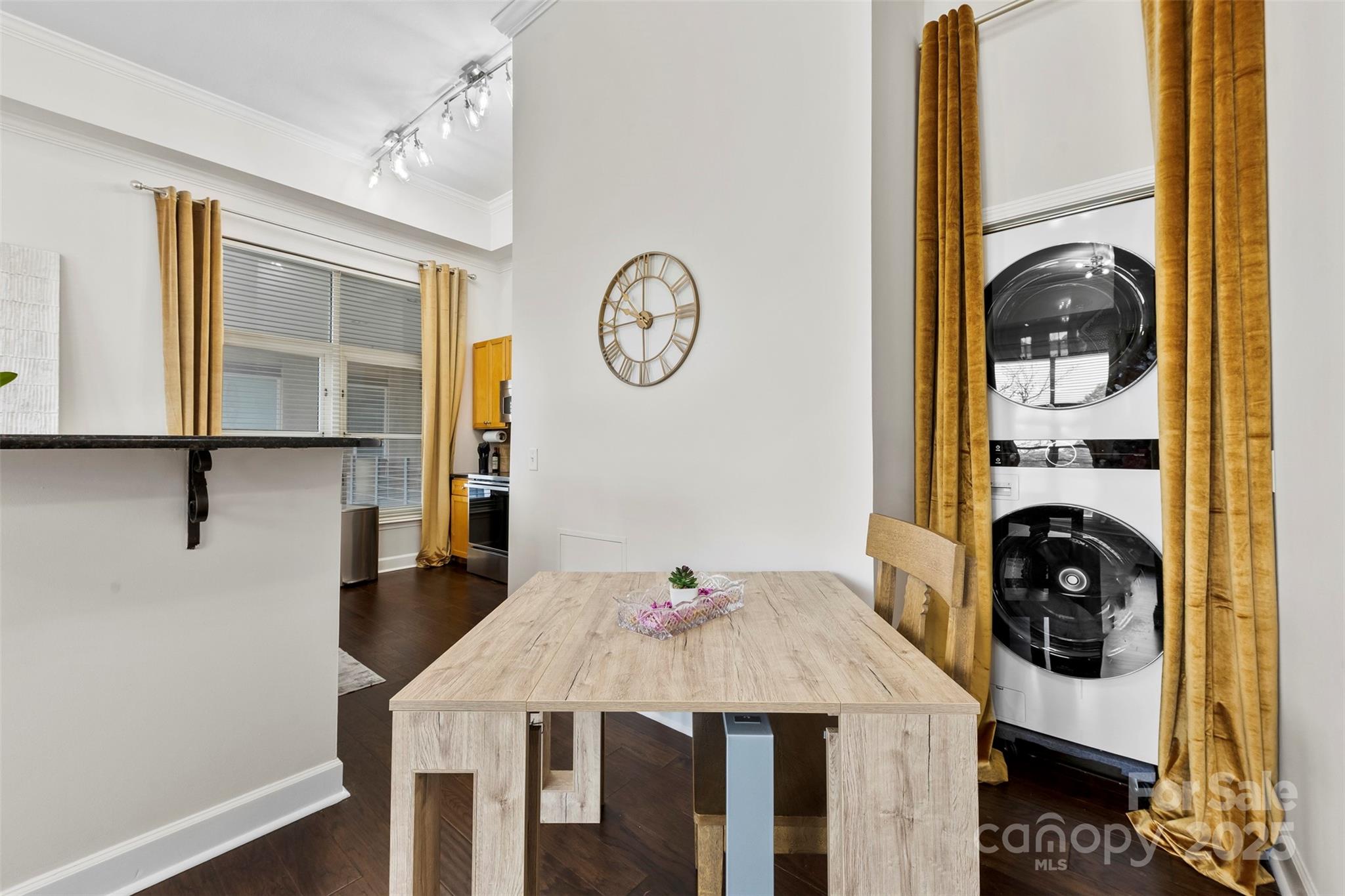 1315 E Boulevard Boulevard 204 Property Photo 20