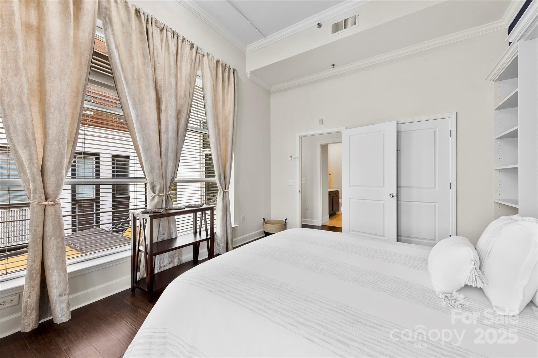 1315 E Boulevard Boulevard 204 Property Photo 30