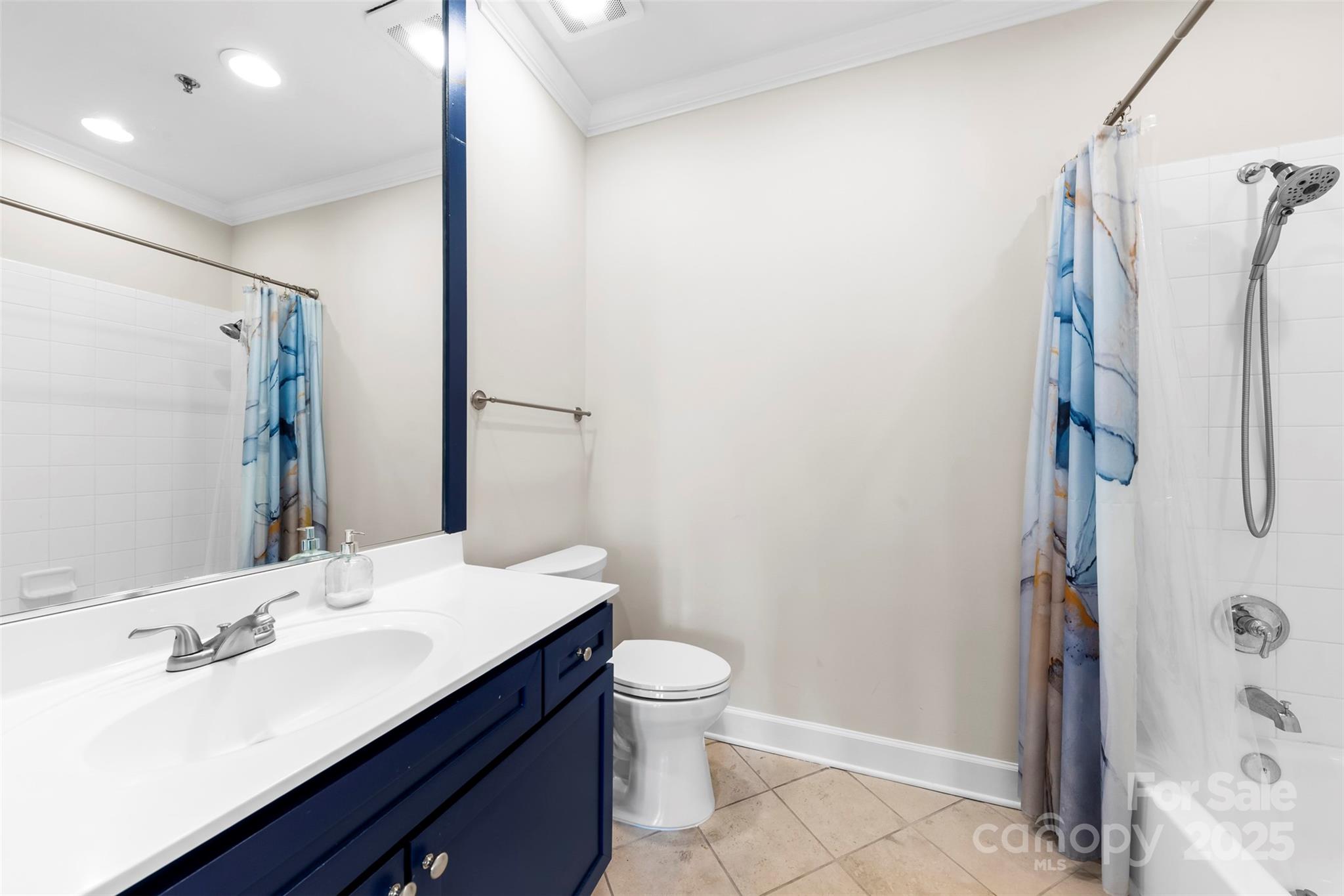 1315 E Boulevard Boulevard 204 Property Photo 32