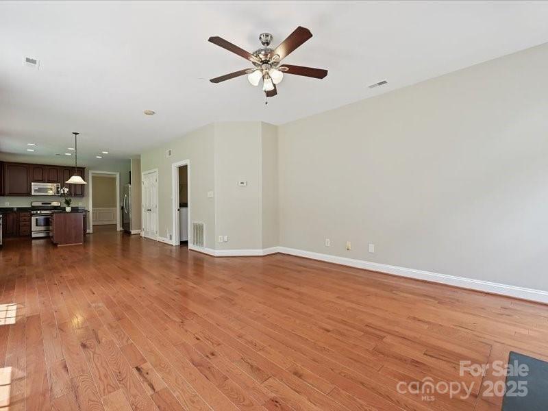 6932 Augustine Way Property Photo 14