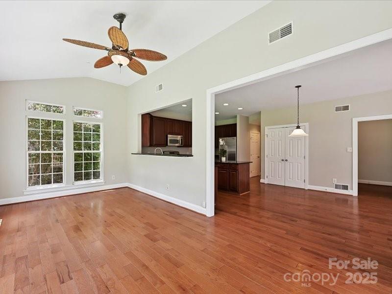 6932 Augustine Way Property Photo 23