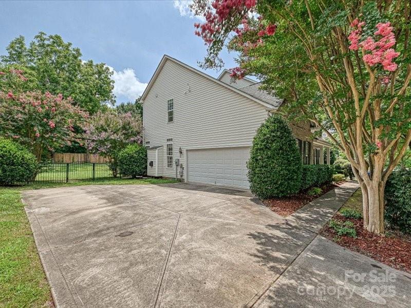 6932 Augustine Way Property Photo 44