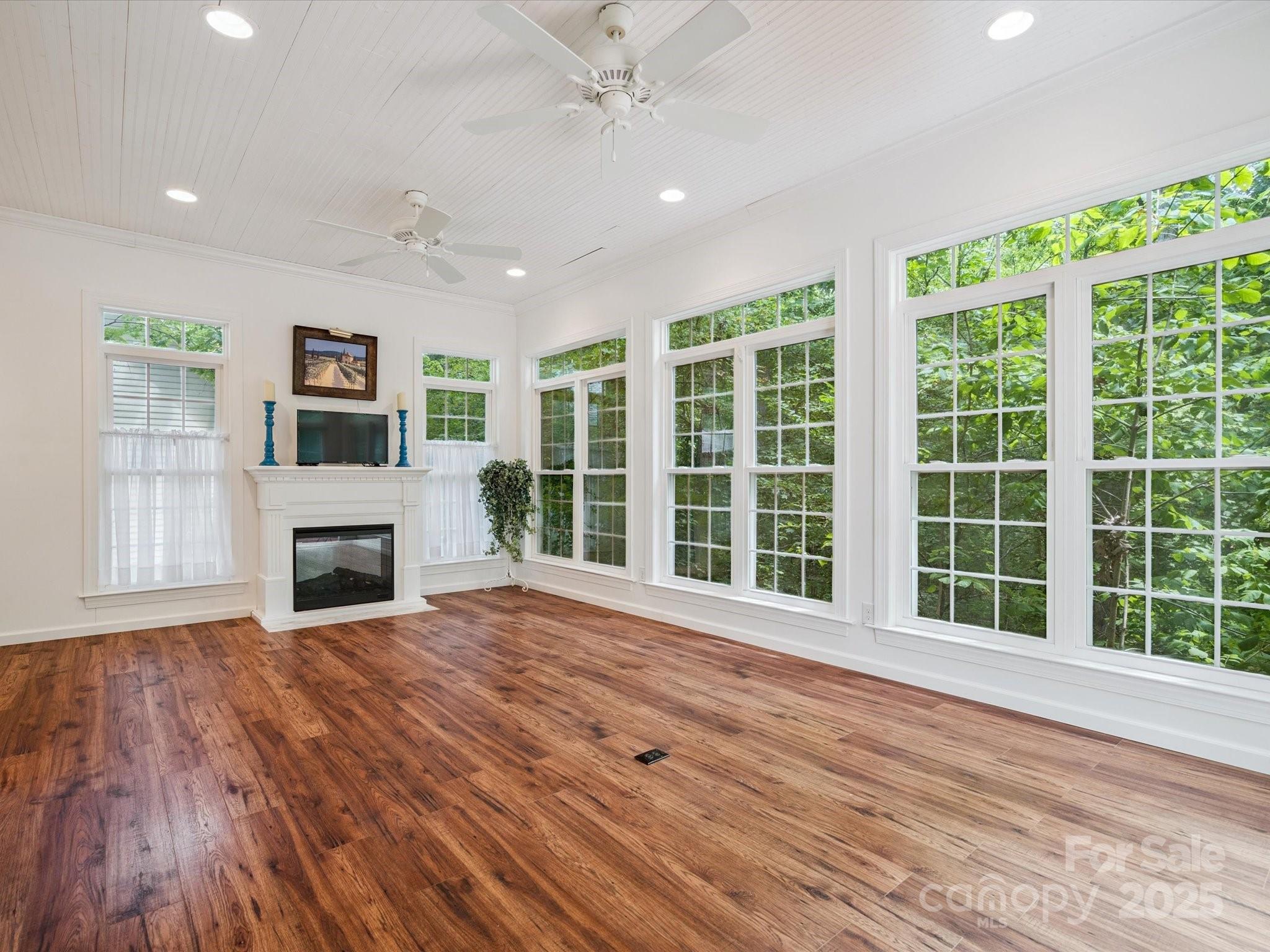 423 Shrewsbury Lane Property Photo 17