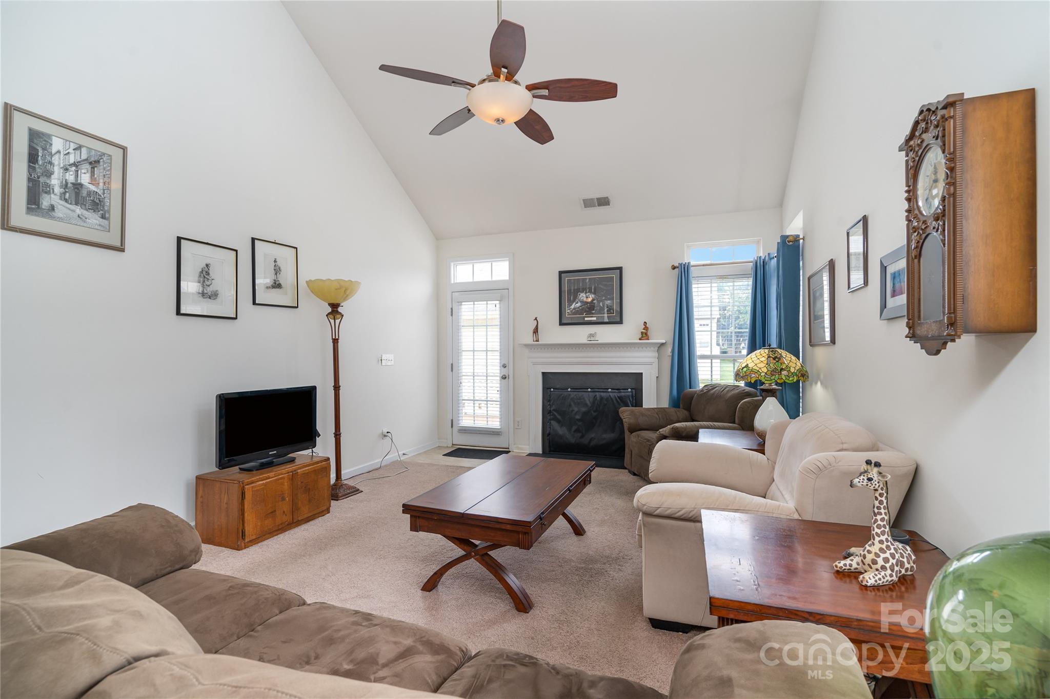 8122 Bridgegate Drive Property Photo 6