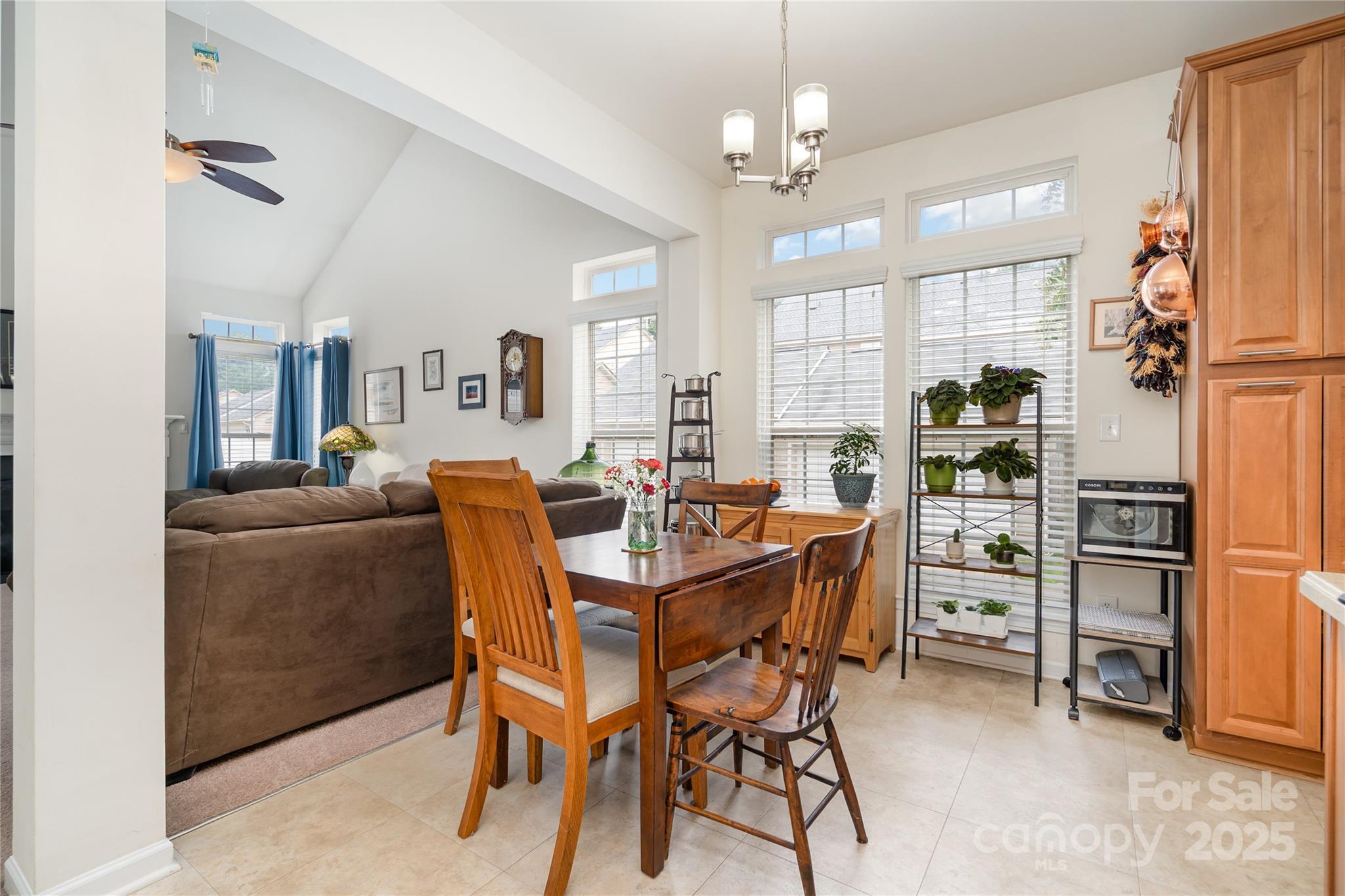 8122 Bridgegate Drive Property Photo 8