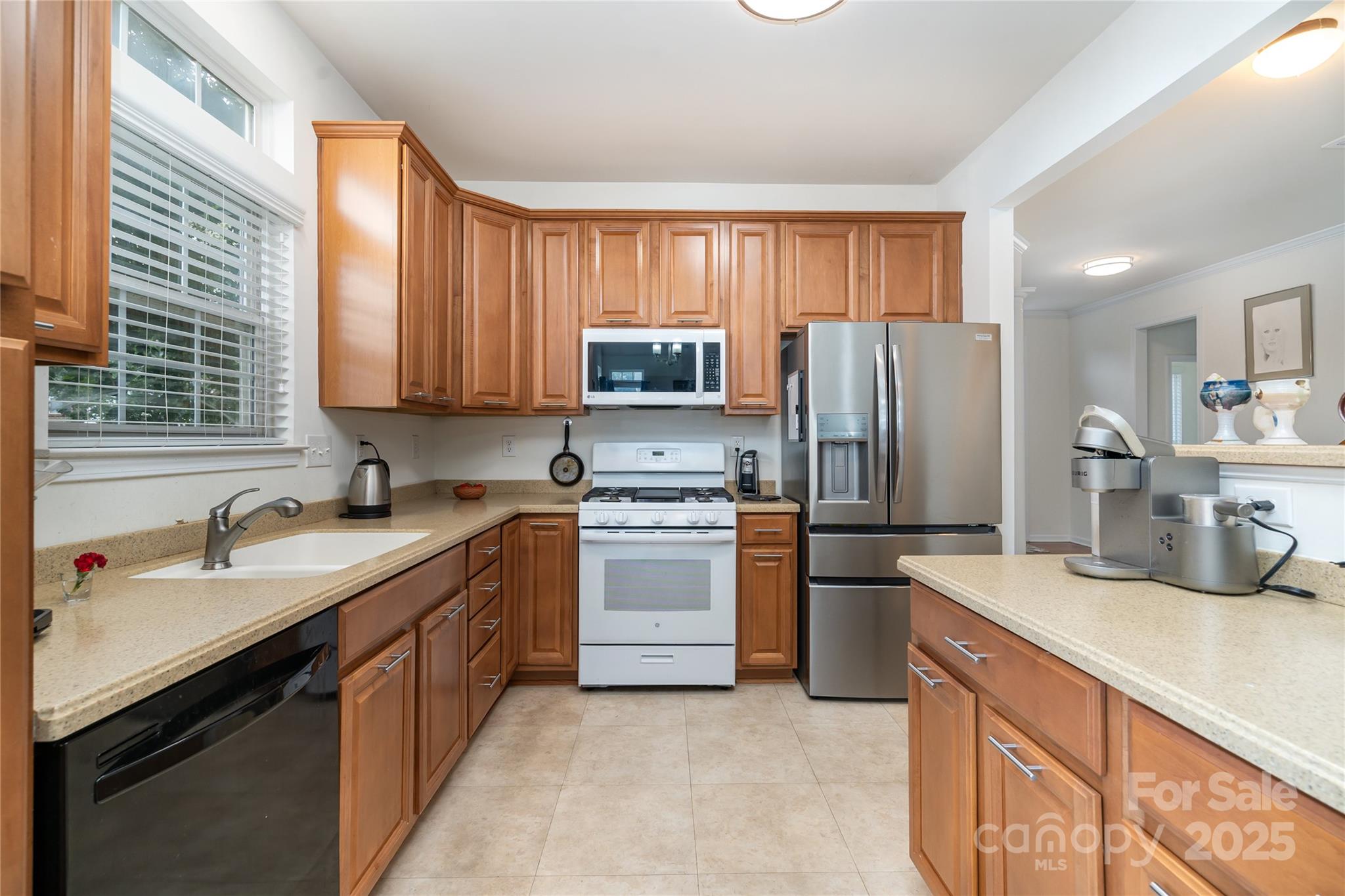 8122 Bridgegate Drive Property Photo 9