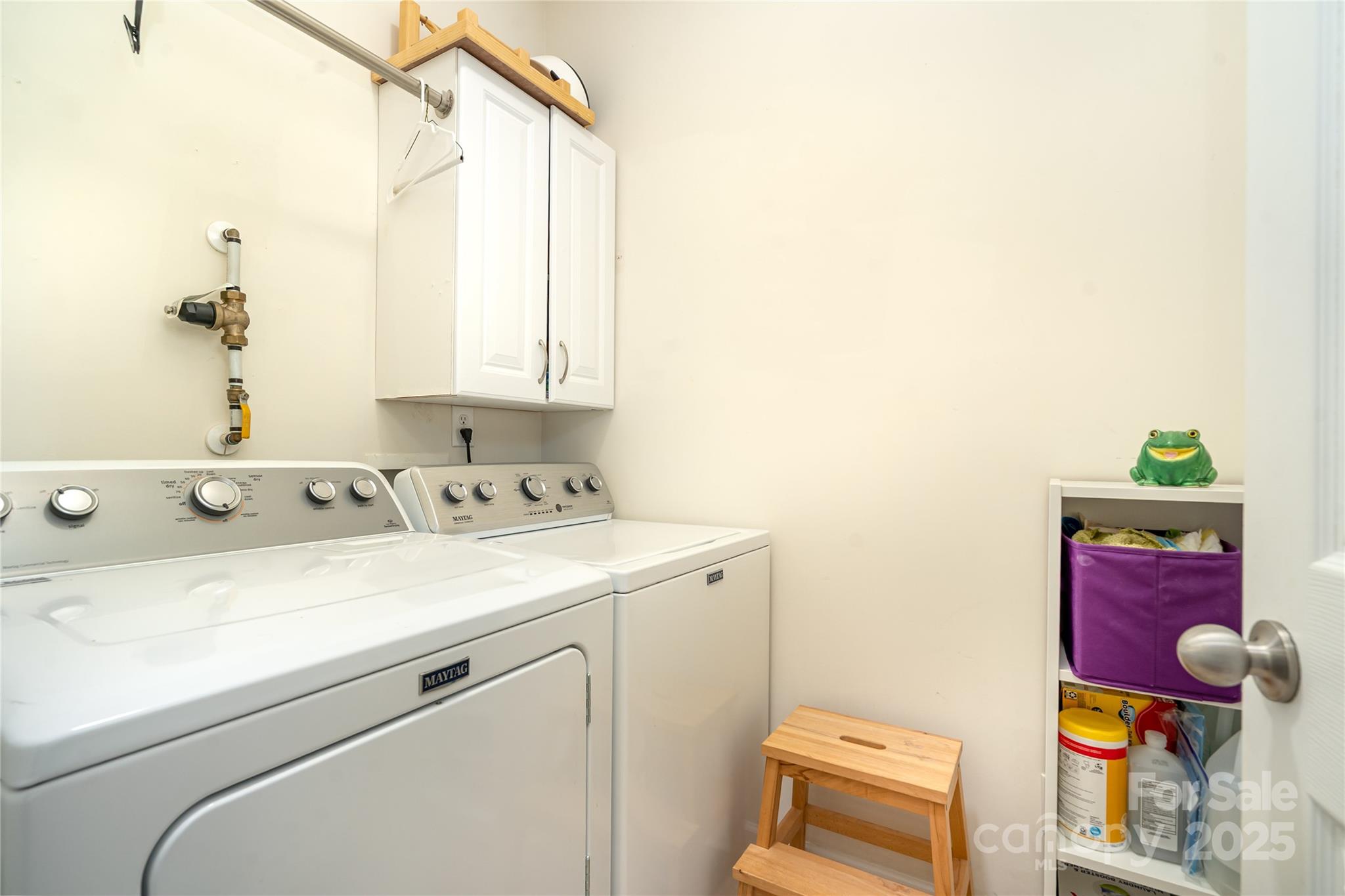 8122 Bridgegate Drive Property Photo 14