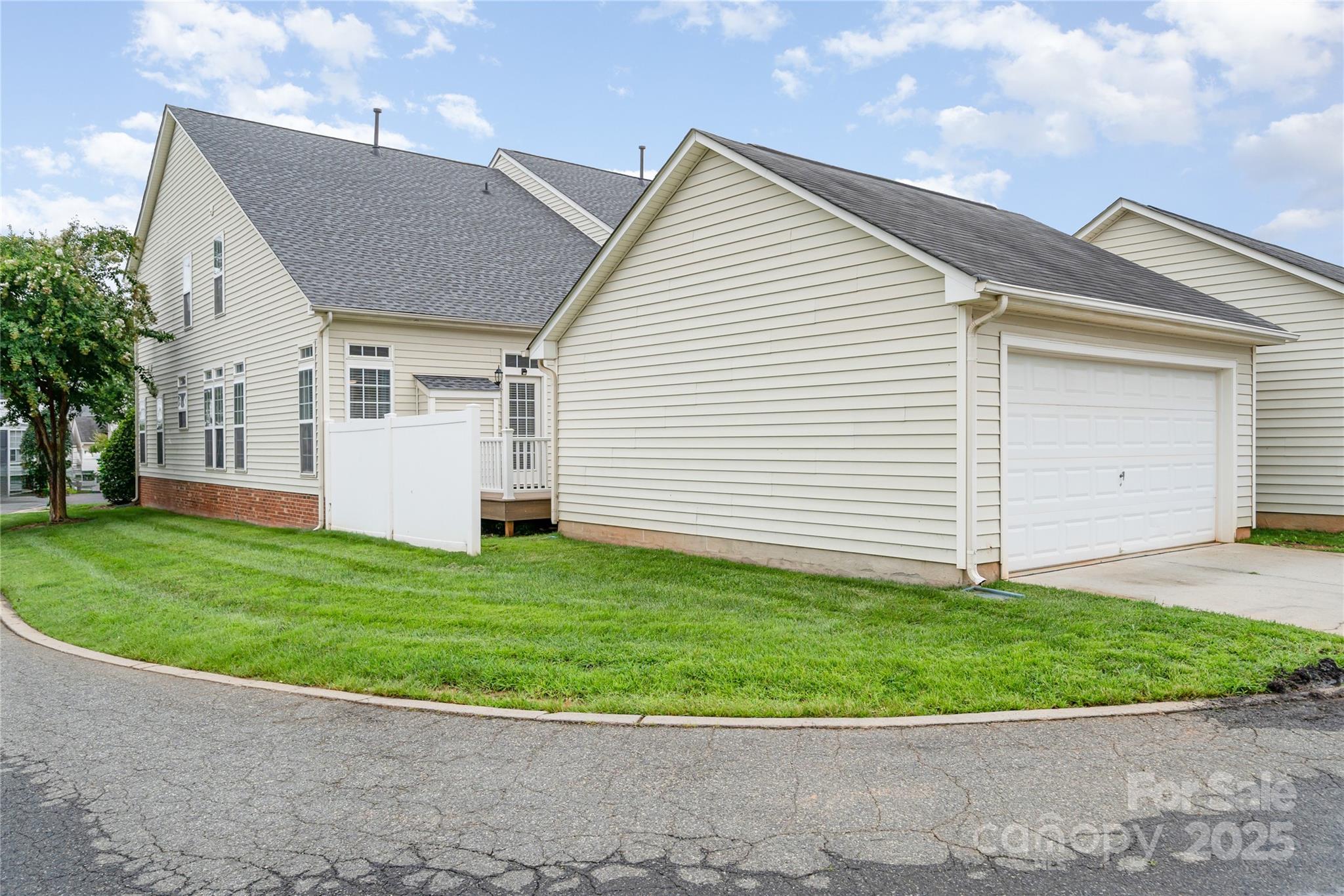 8122 Bridgegate Drive Property Photo 27