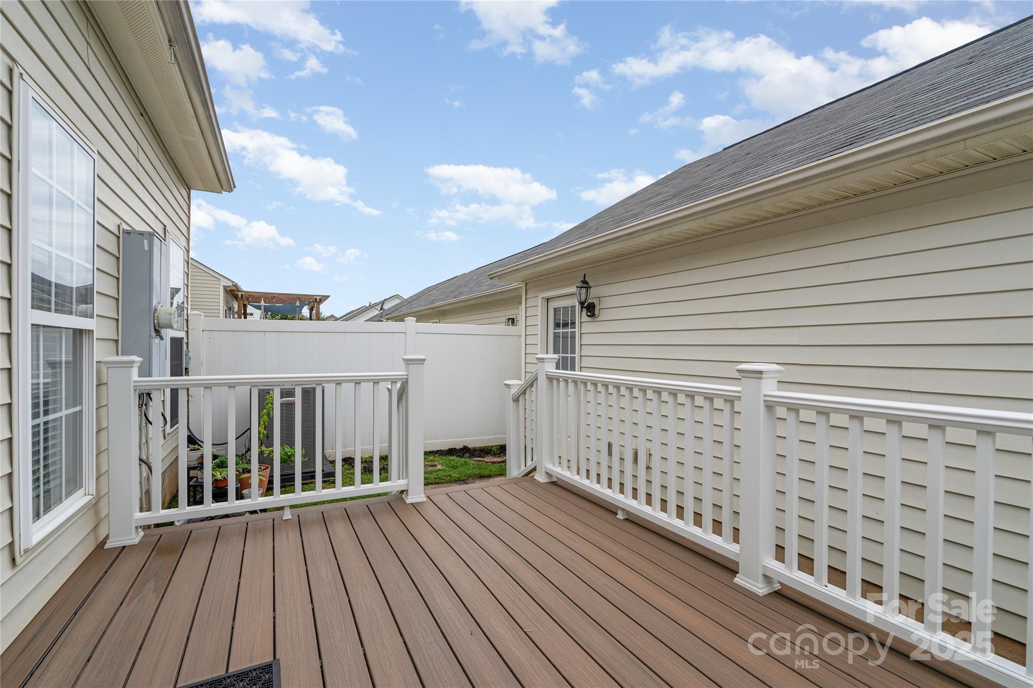 8122 Bridgegate Drive Property Photo 29