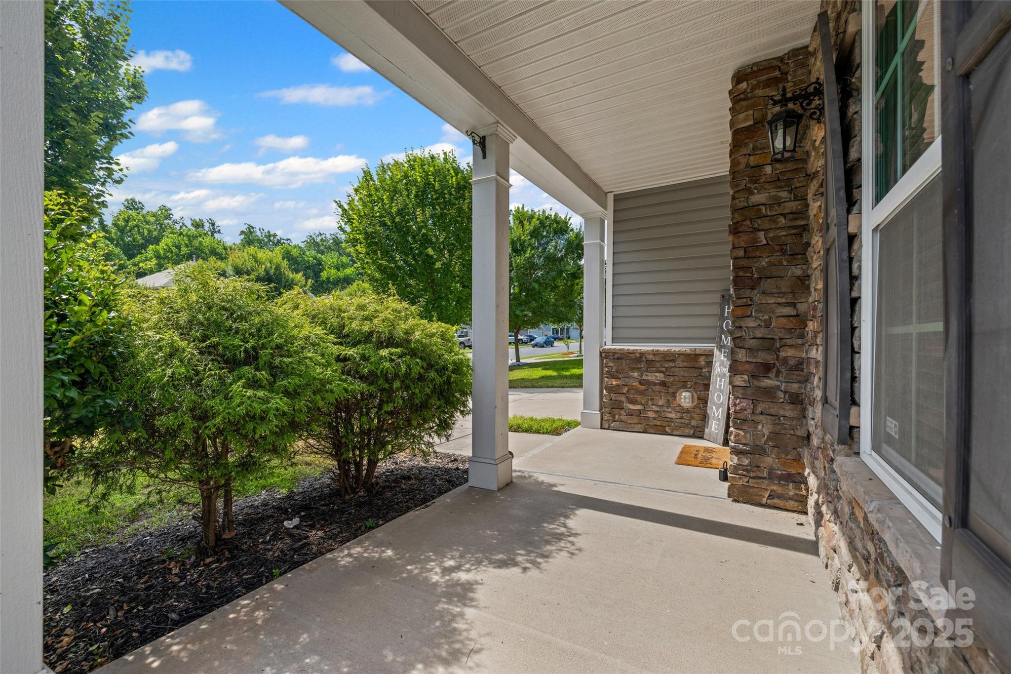 10426 Kempsford Drive Property Photo 3