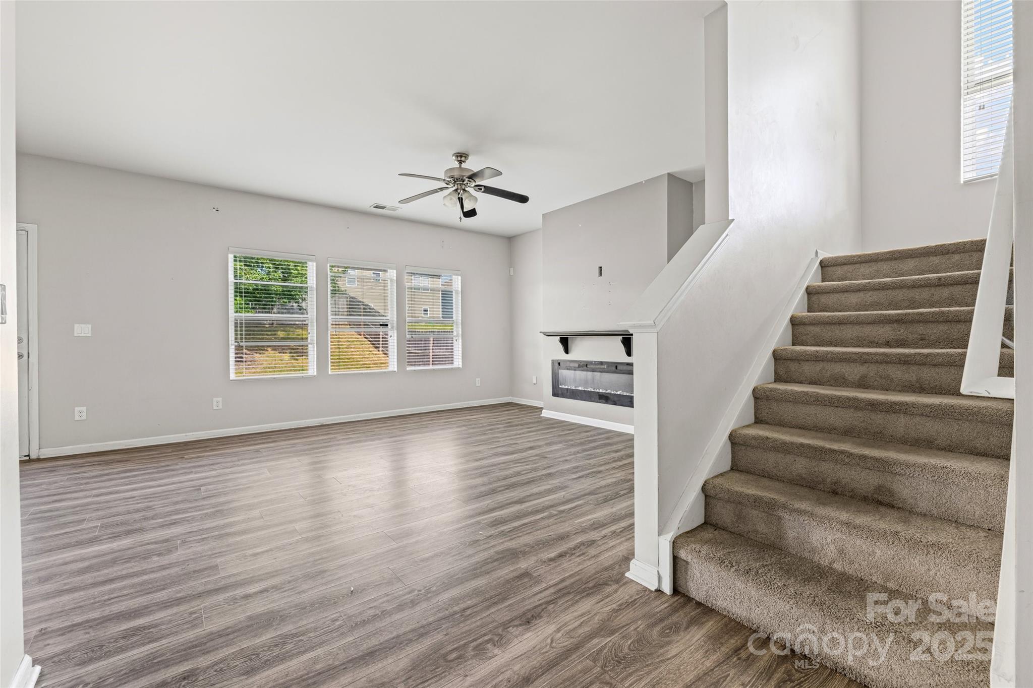 10426 Kempsford Drive Property Photo 6