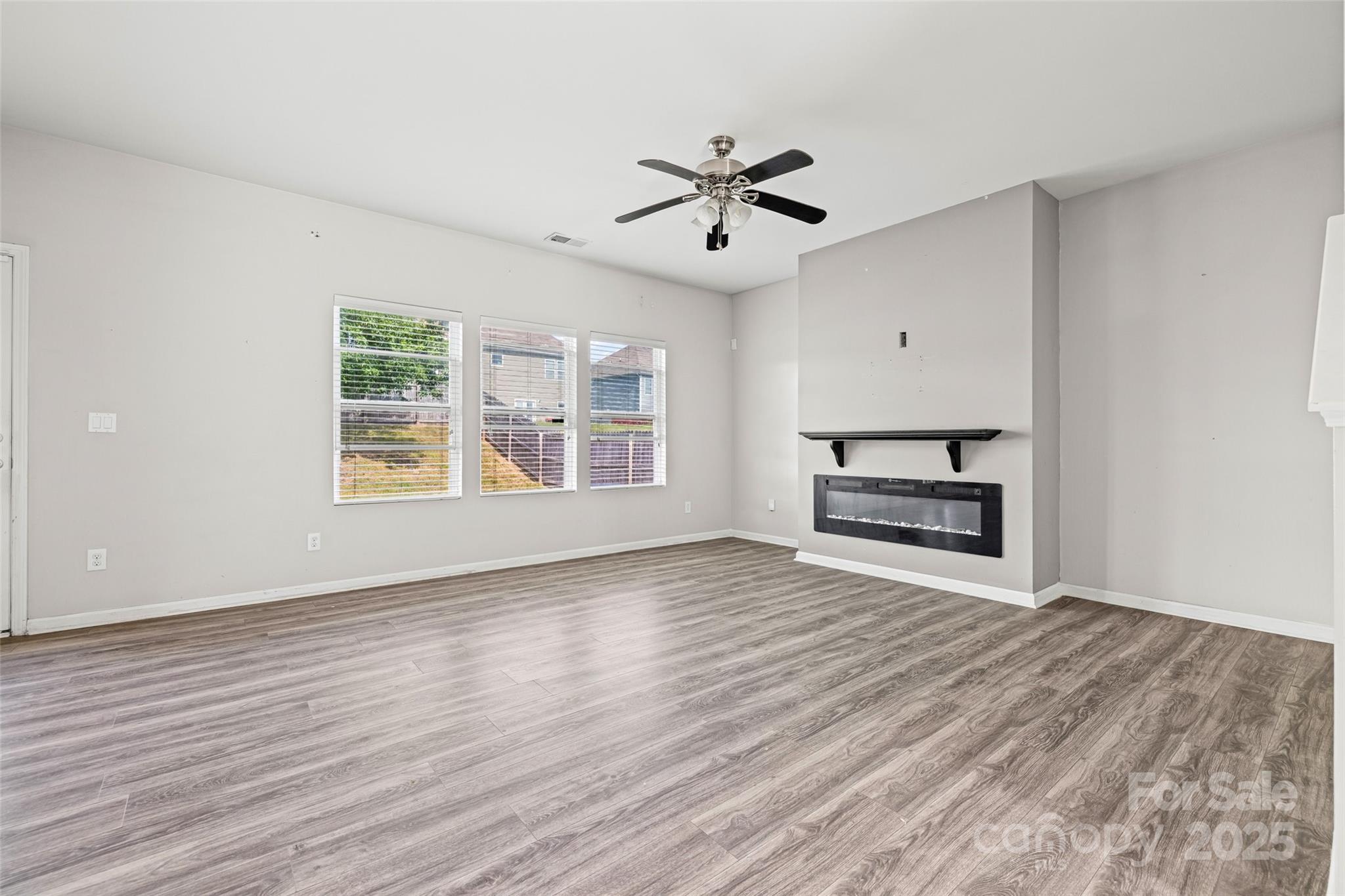 10426 Kempsford Drive Property Photo 7