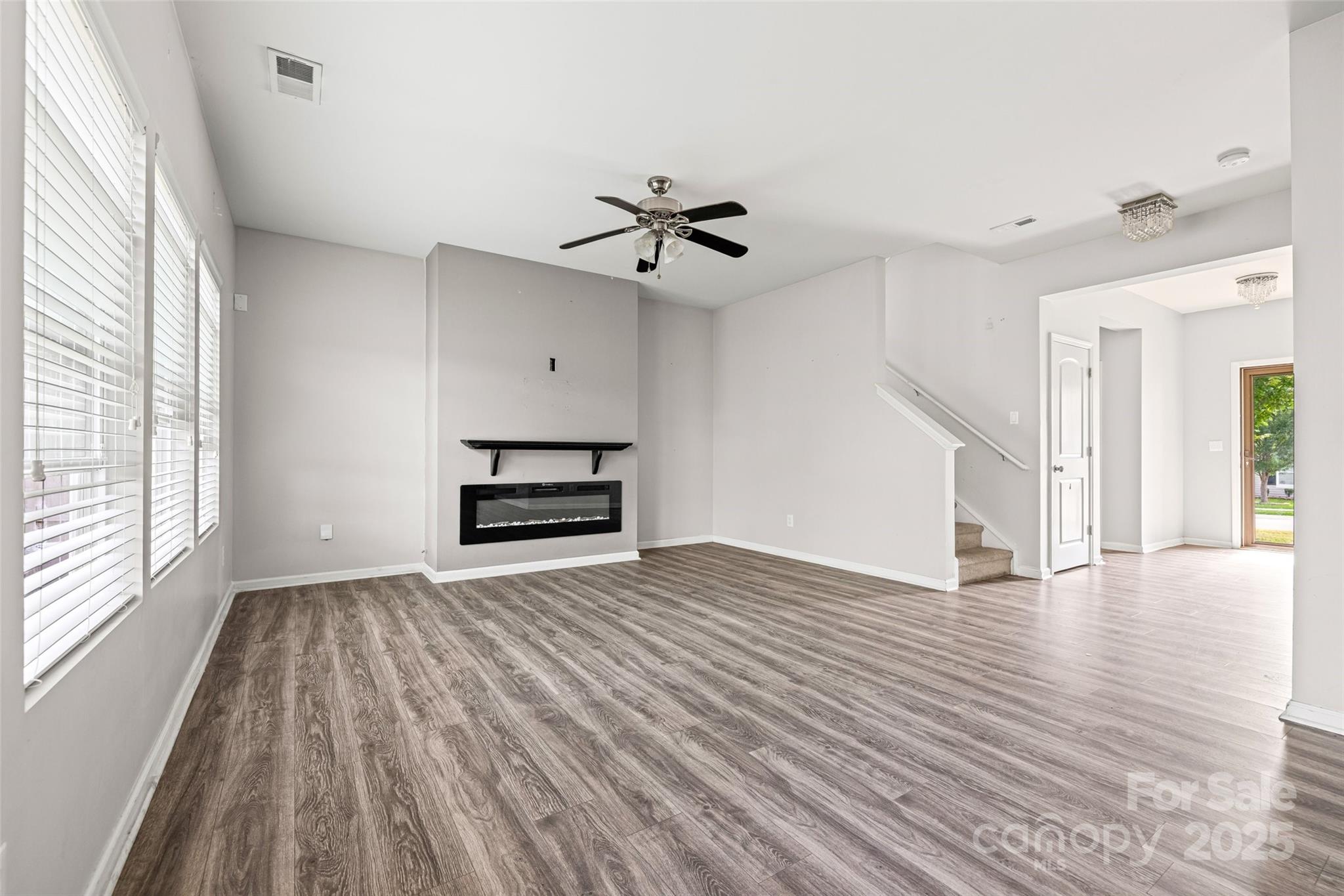 10426 Kempsford Drive Property Photo 8