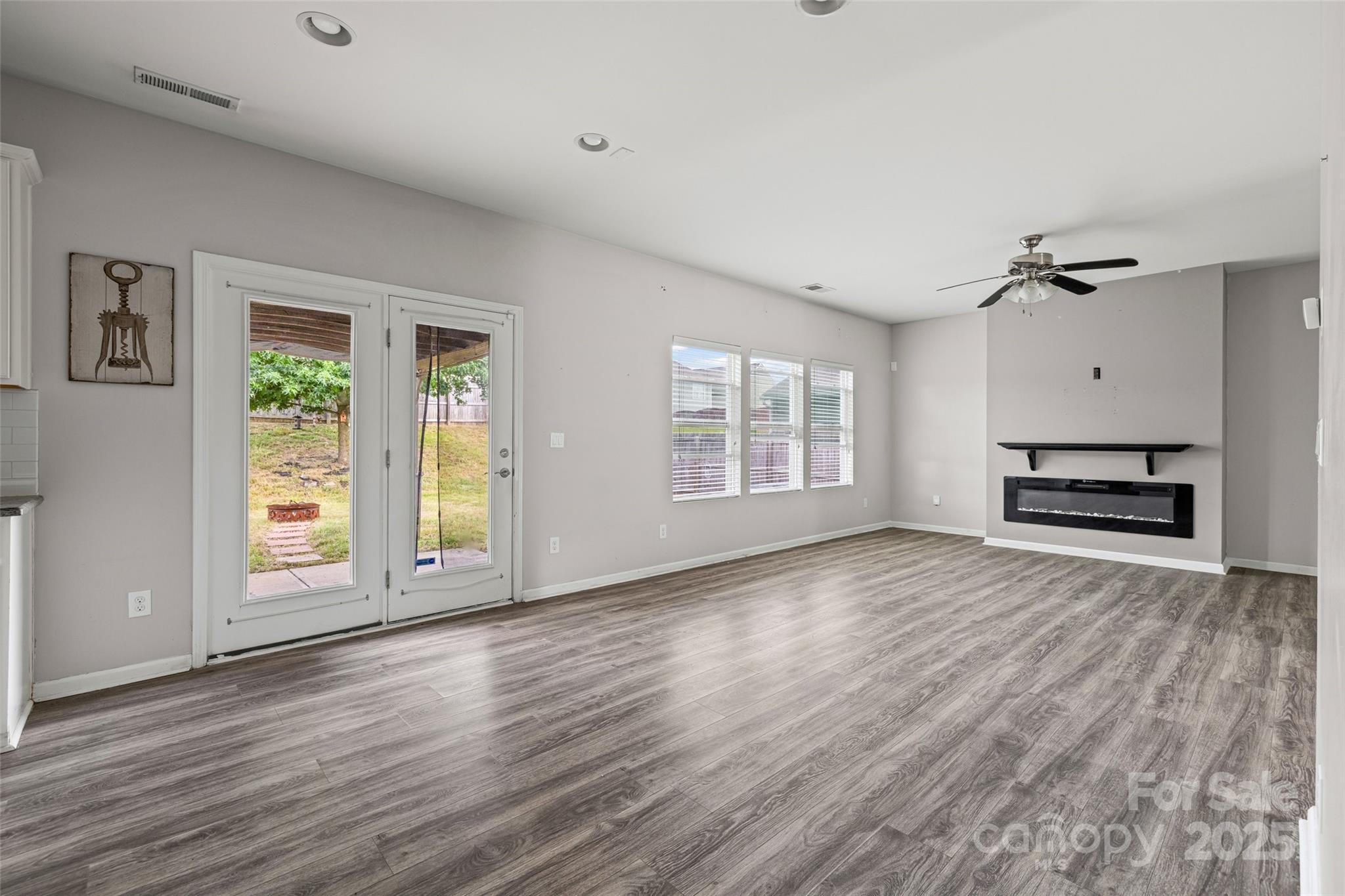 10426 Kempsford Drive Property Photo 13