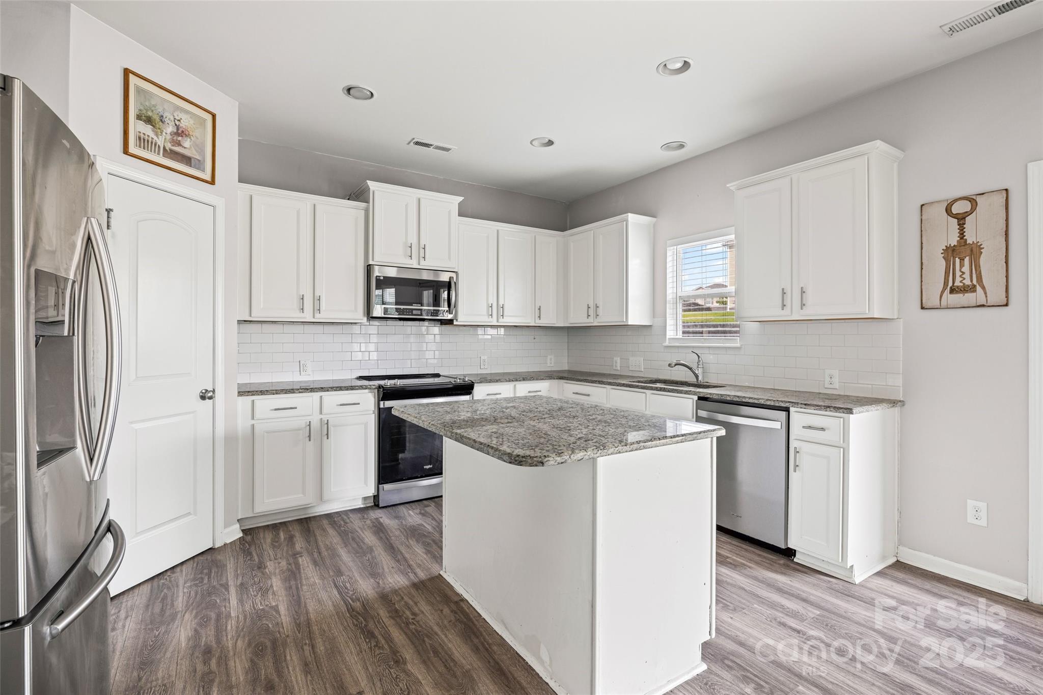 10426 Kempsford Drive Property Photo 15