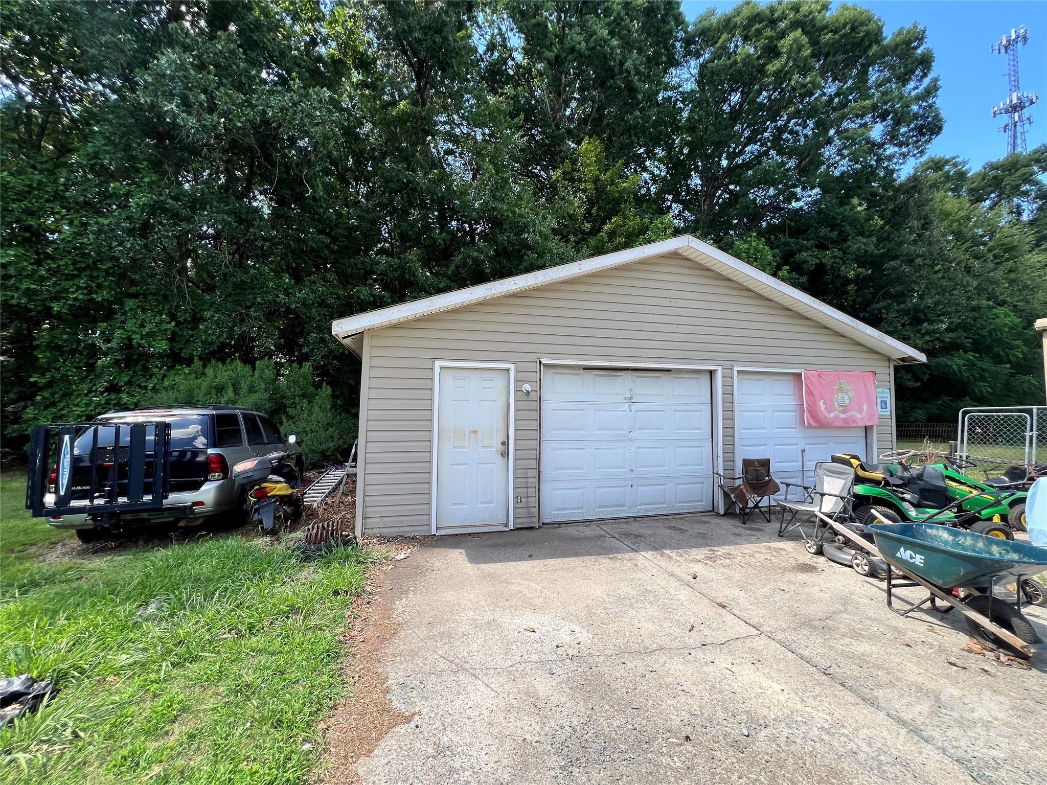 1321 Stallings Road Property Photo 10