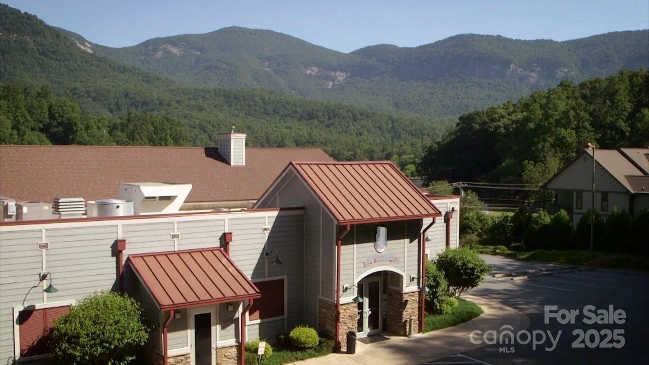 2693 Memorial Highway Property Photo