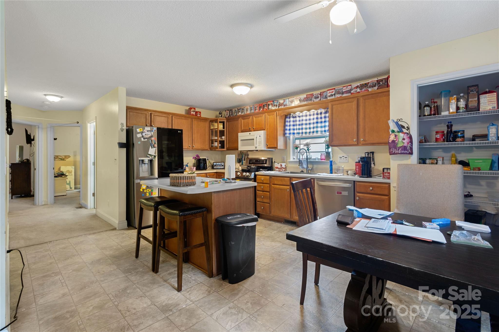 1198 E Middleton Drive Property Photo 3