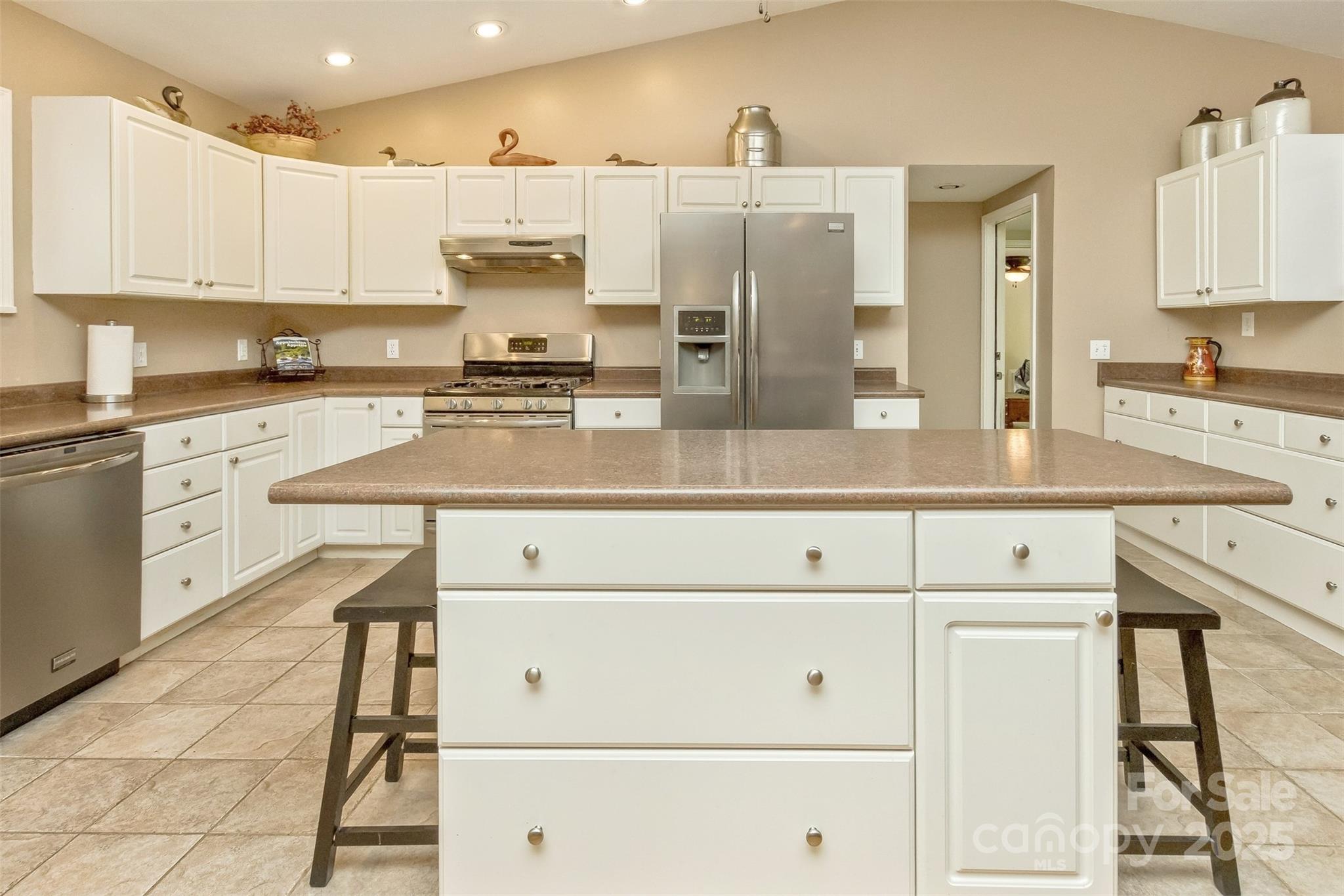 15 Beaverdam Knoll Road Property Photo 7