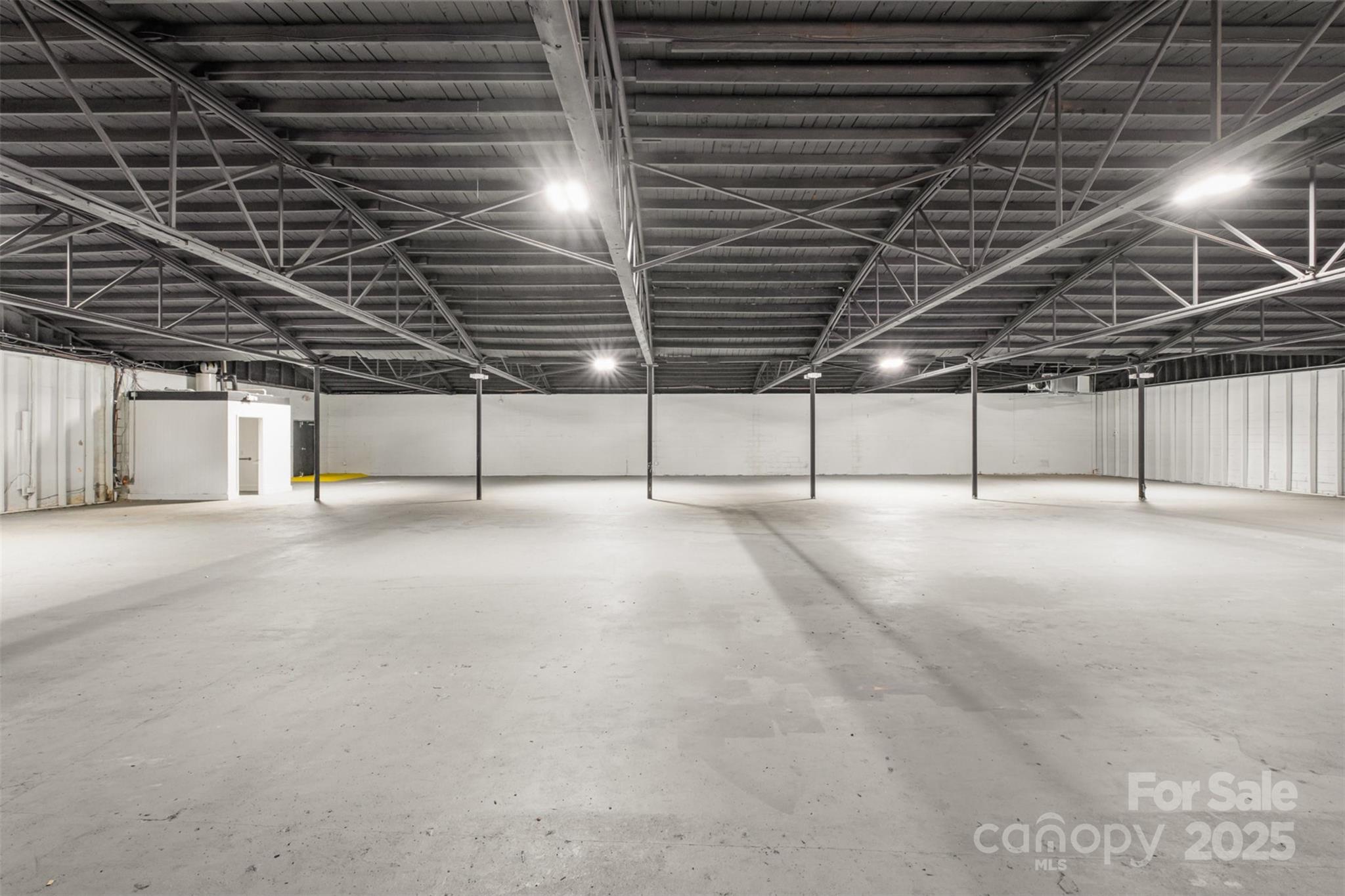 702 Linwood Road Property Photo 5