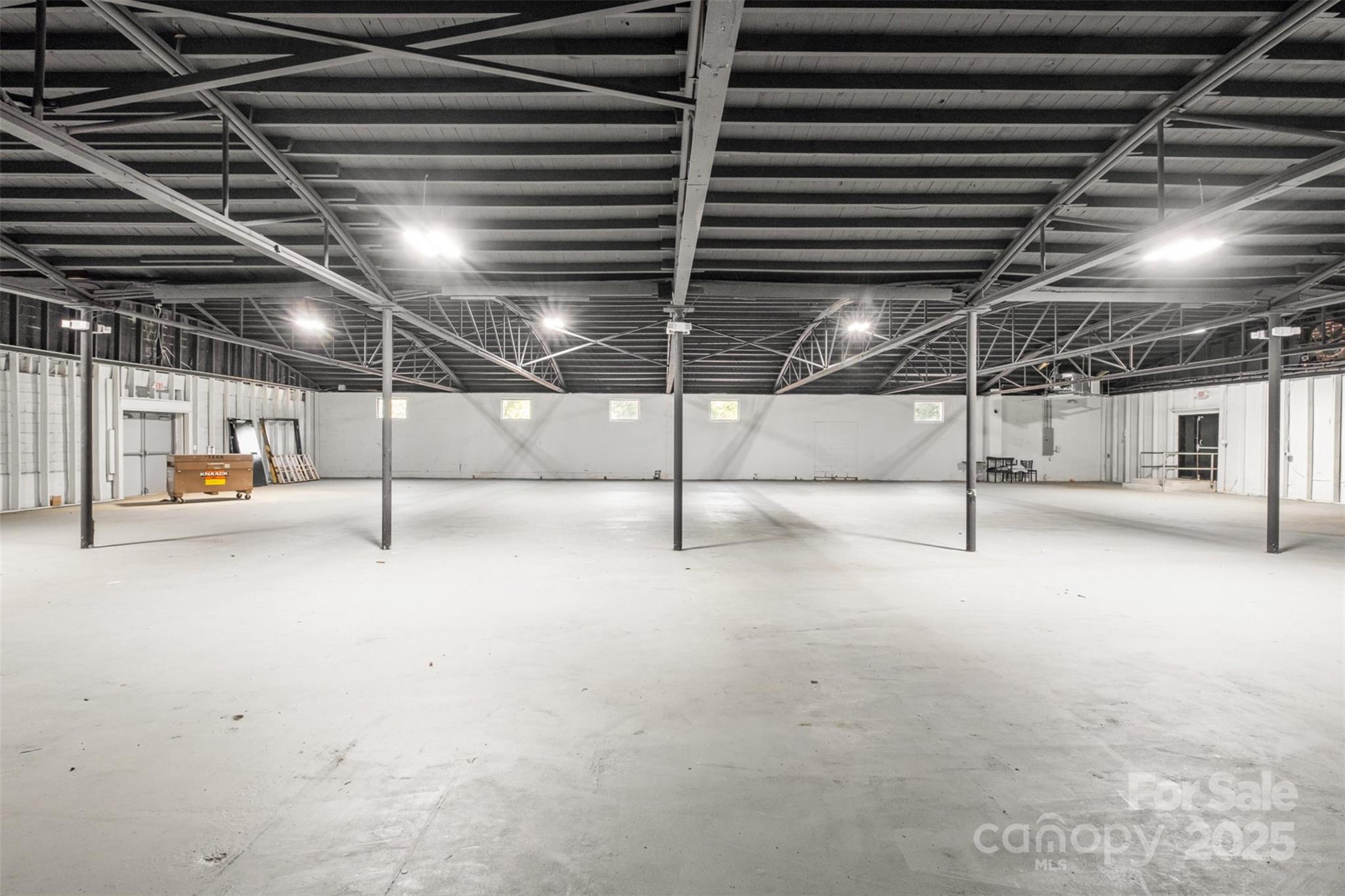 702 Linwood Road Property Photo 9