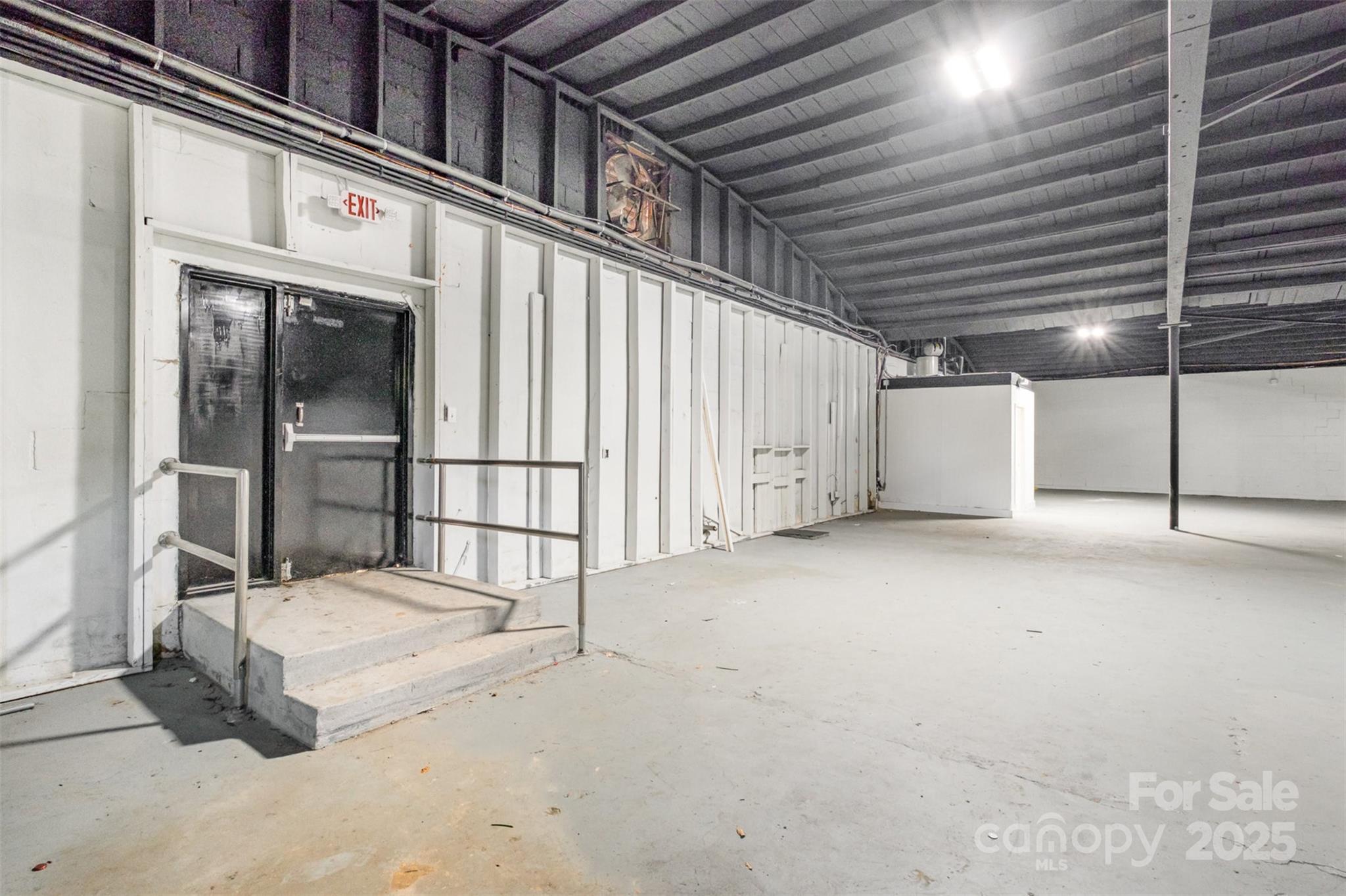 702 Linwood Road Property Photo 12