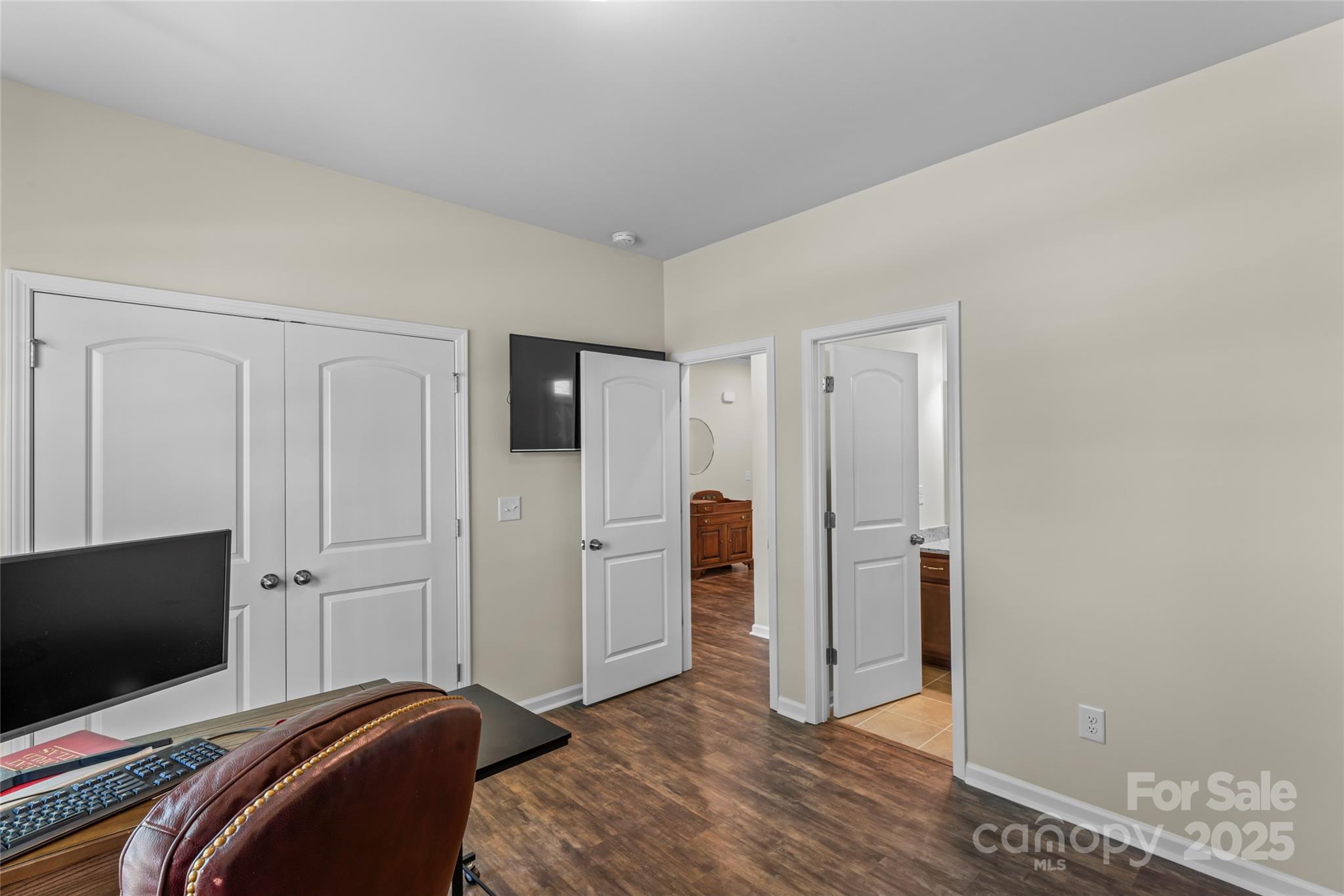 11435 Red Rust Lane Property Photo 18