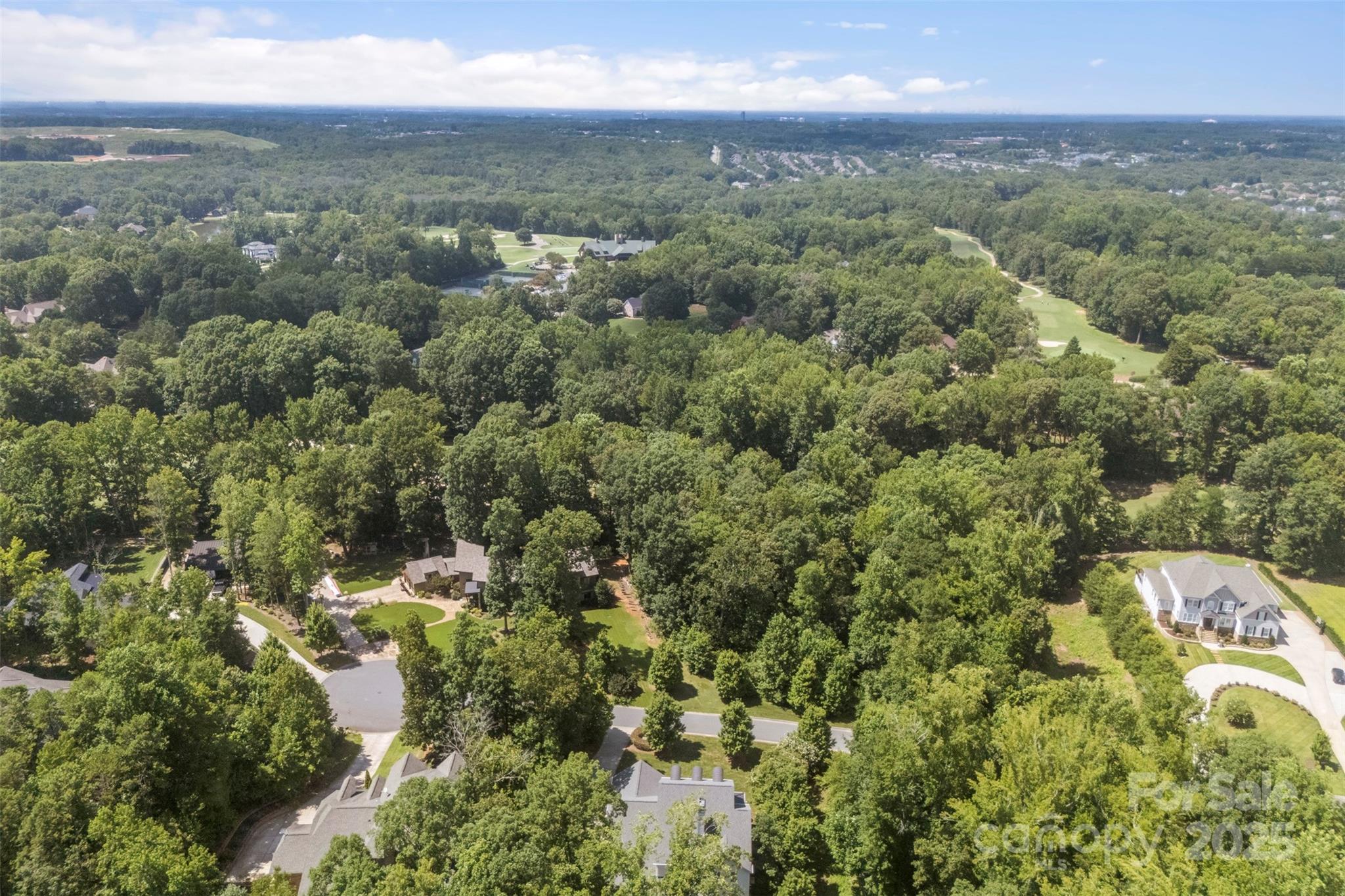 709 Woodcliff Court Property Photo 2