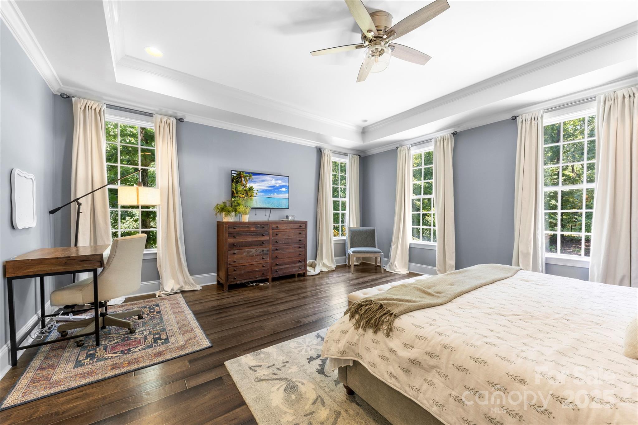 709 Woodcliff Court Property Photo 17