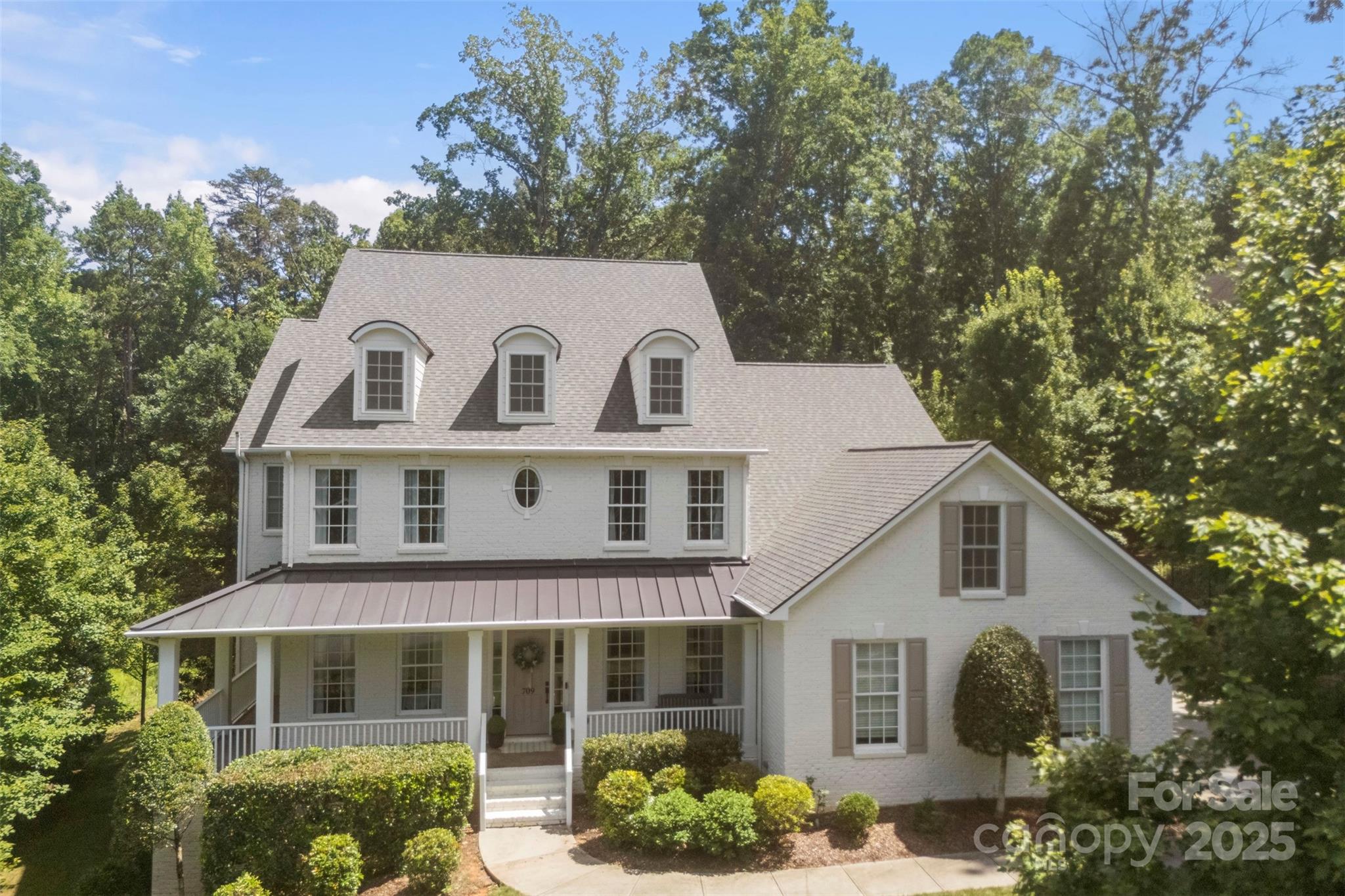 709 Woodcliff Court Property Photo 41