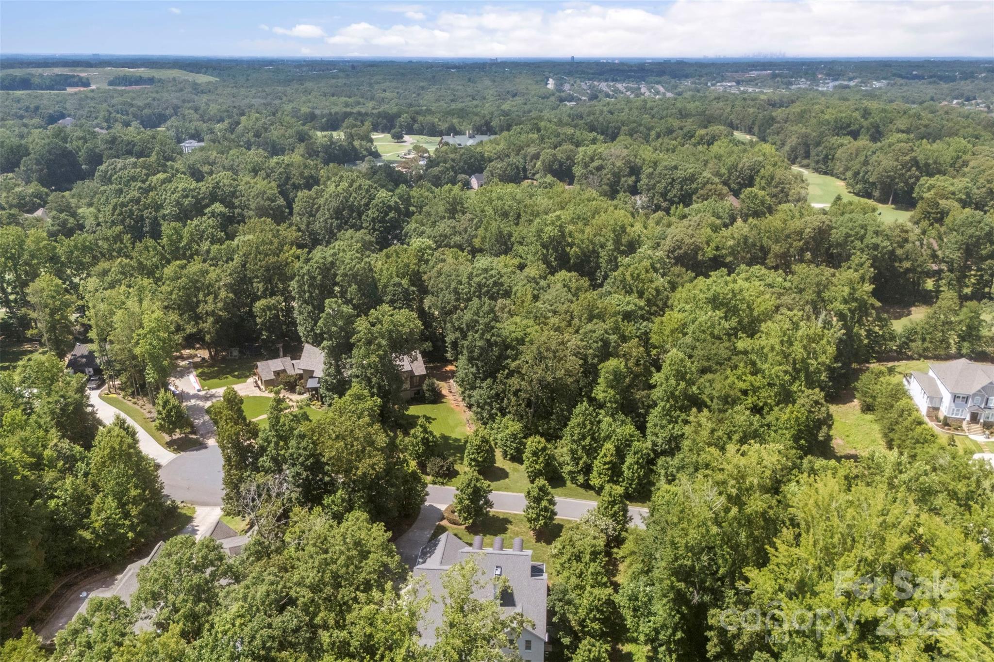 709 Woodcliff Court Property Photo 47