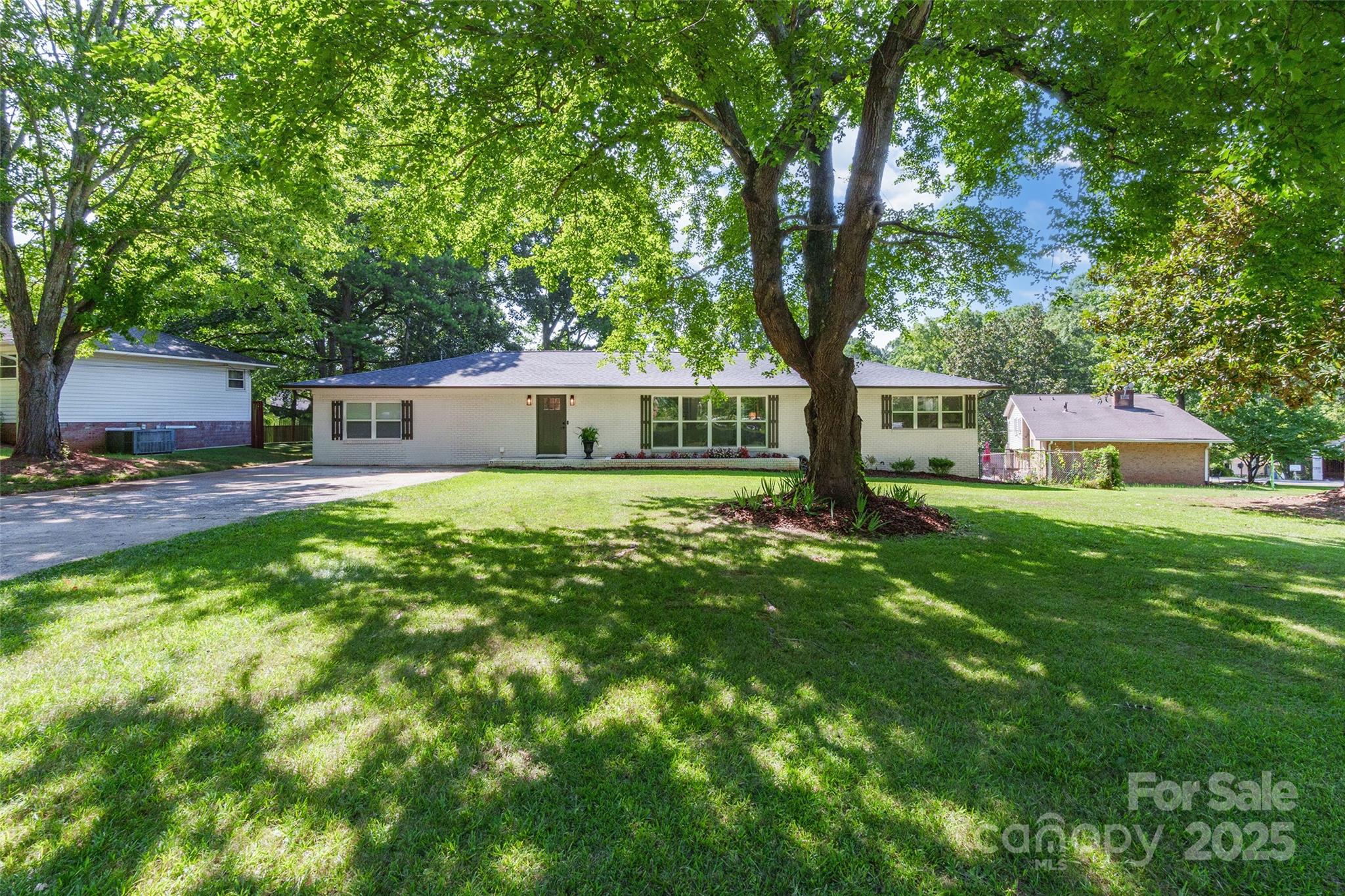 1631 Wendover Court Property Photo 1