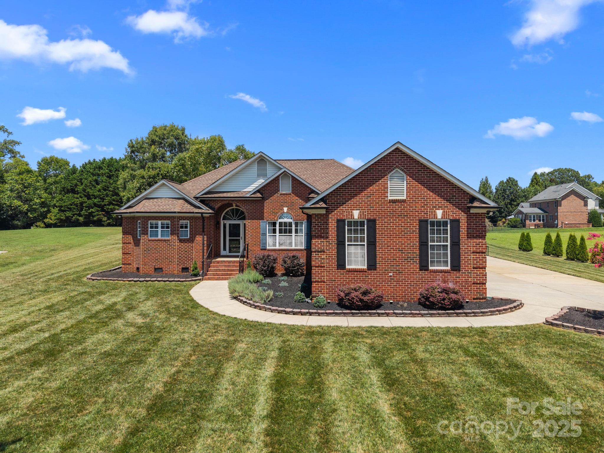 6006 Leeds Court Property Photo 1